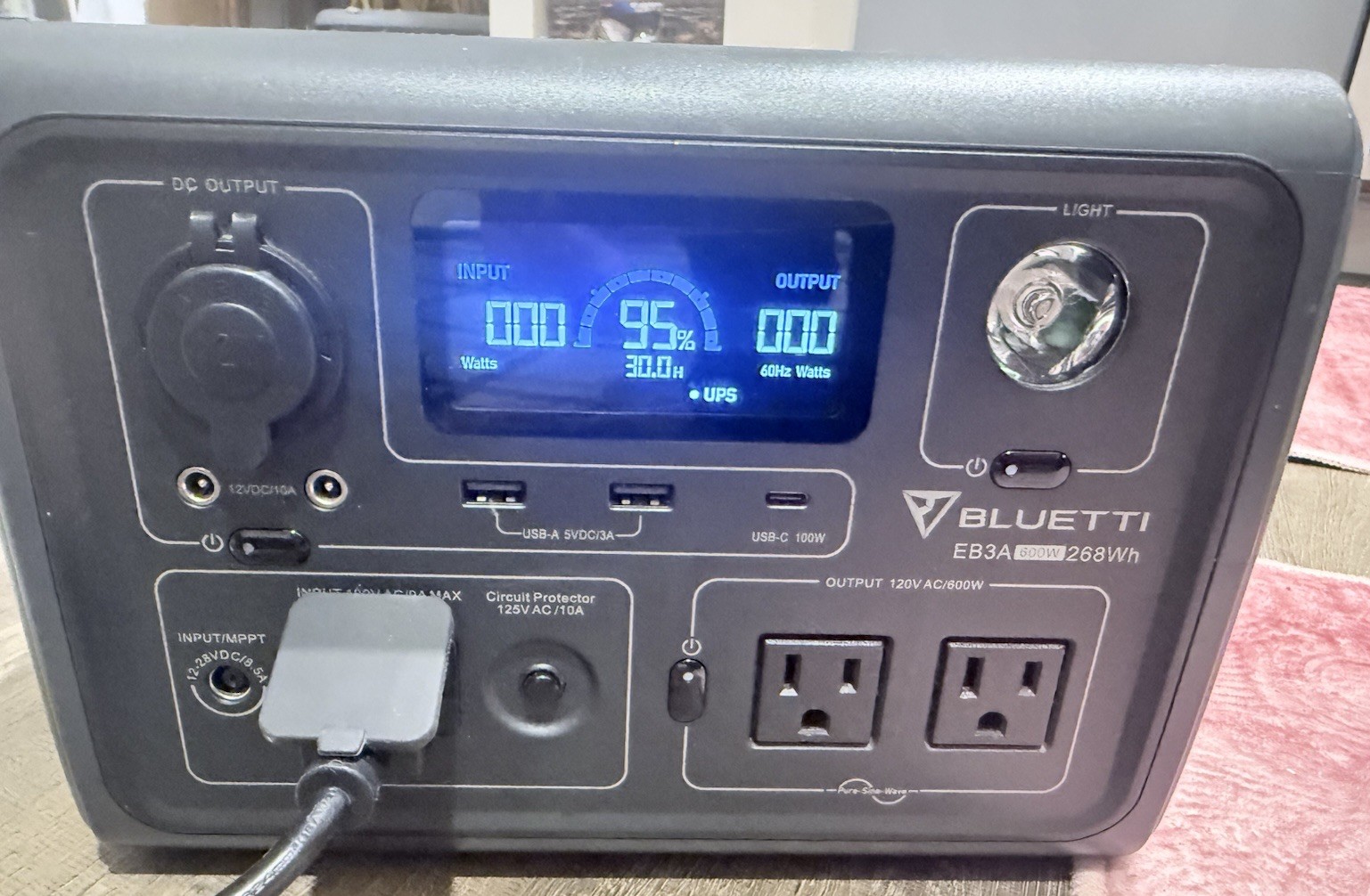 Bluetti EB3A 600W 268Wh Portable Power Generator with AC/DC/USB Outputs