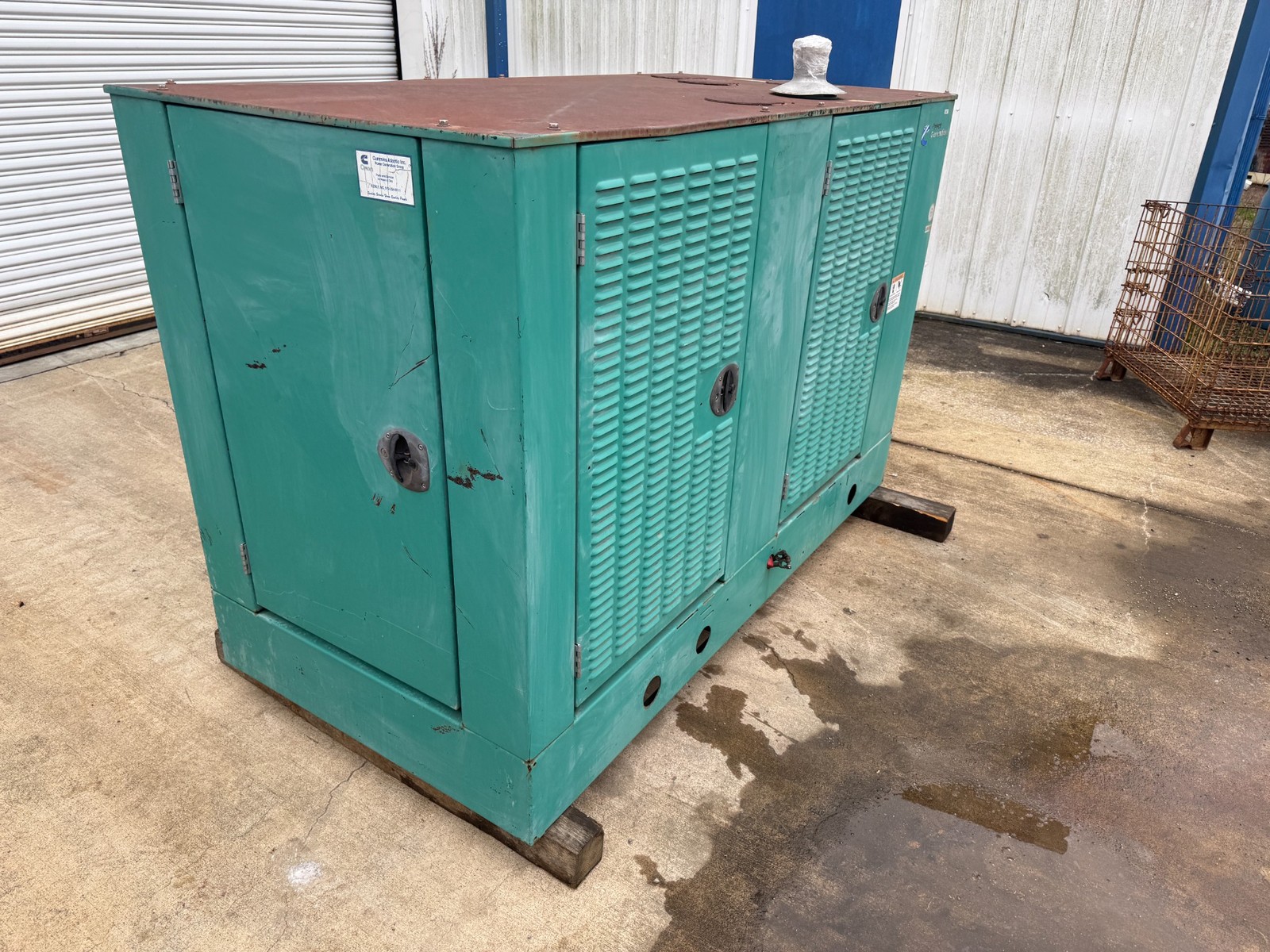 Cummins GGFD-5636372 liq. propane Generator 43.7 Volts: 120/240