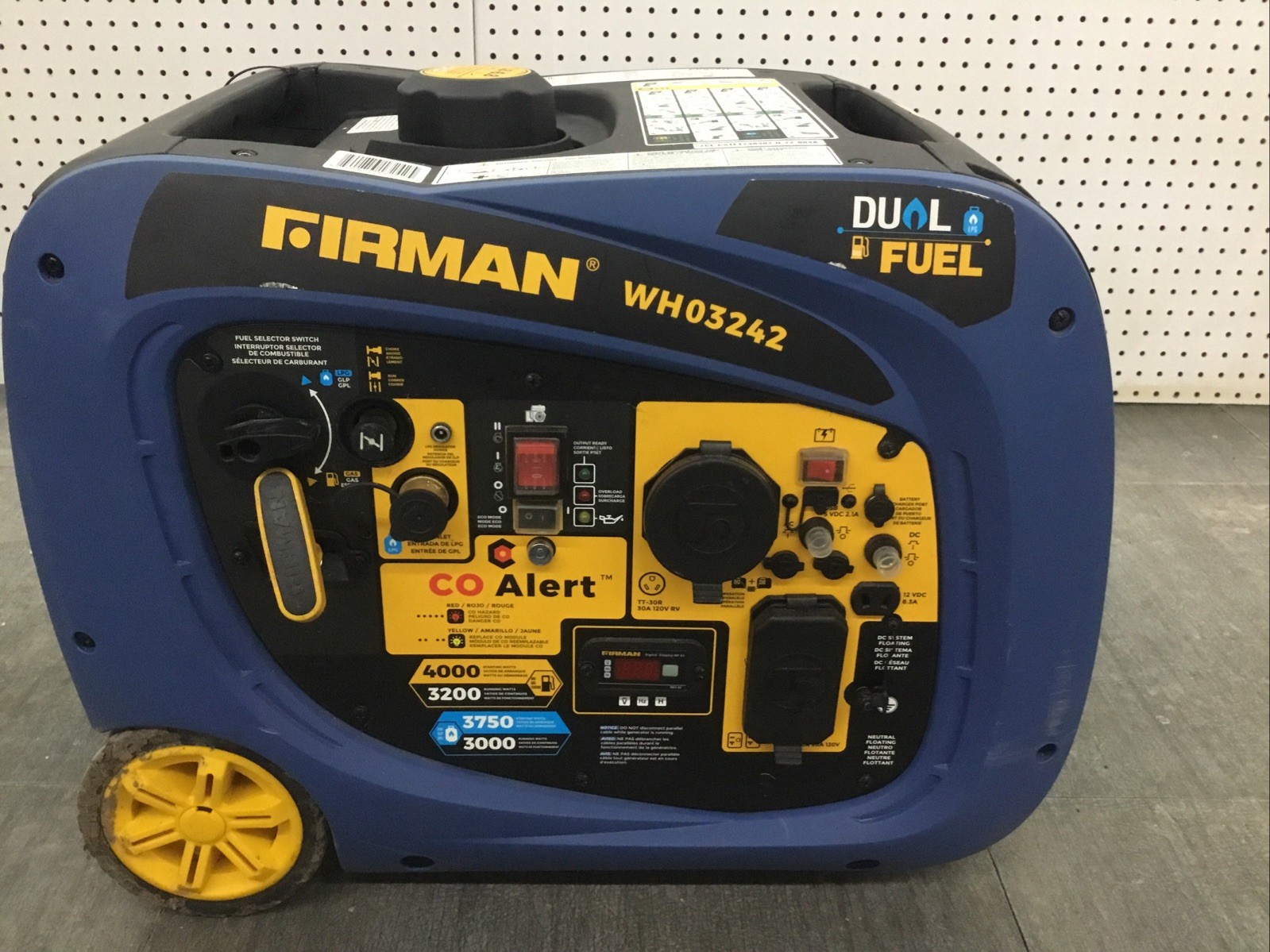 Firman Inverter Generator 3200W Running / 4000W Peak. Dual Fuel Camper Generator