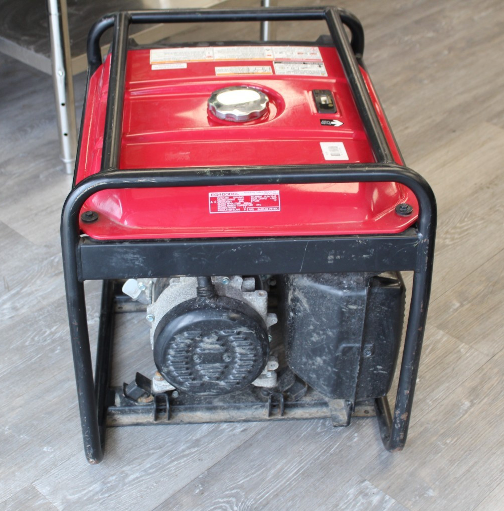 HONDA EG4000CLAN 4000W 120/240V Portable Gasoline Generator