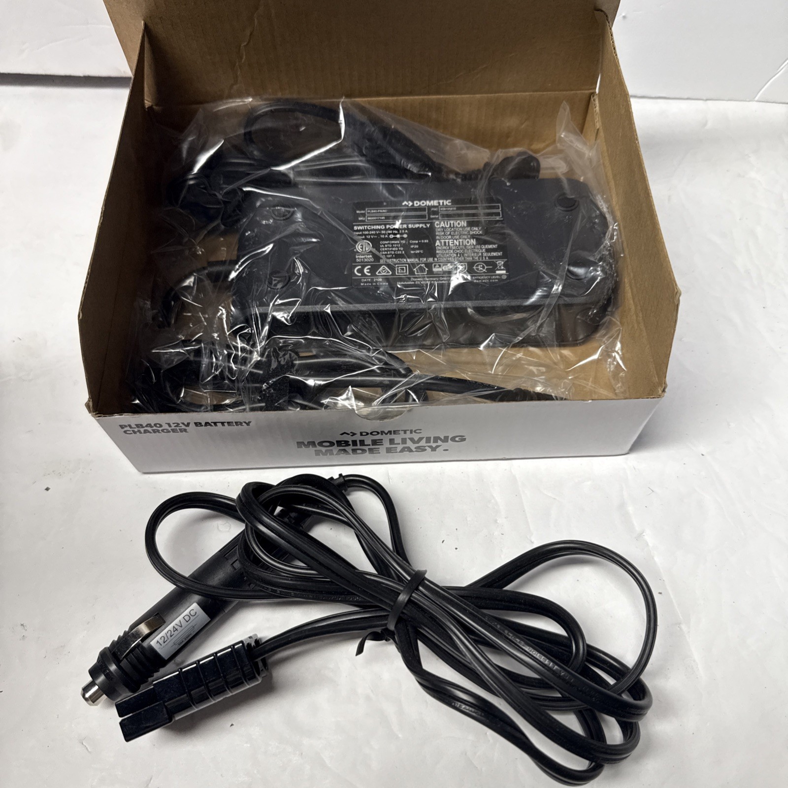 Dometic PLB-40 Chargeable Portable Lithium Battery Pack 40Ah 12V LCD Display