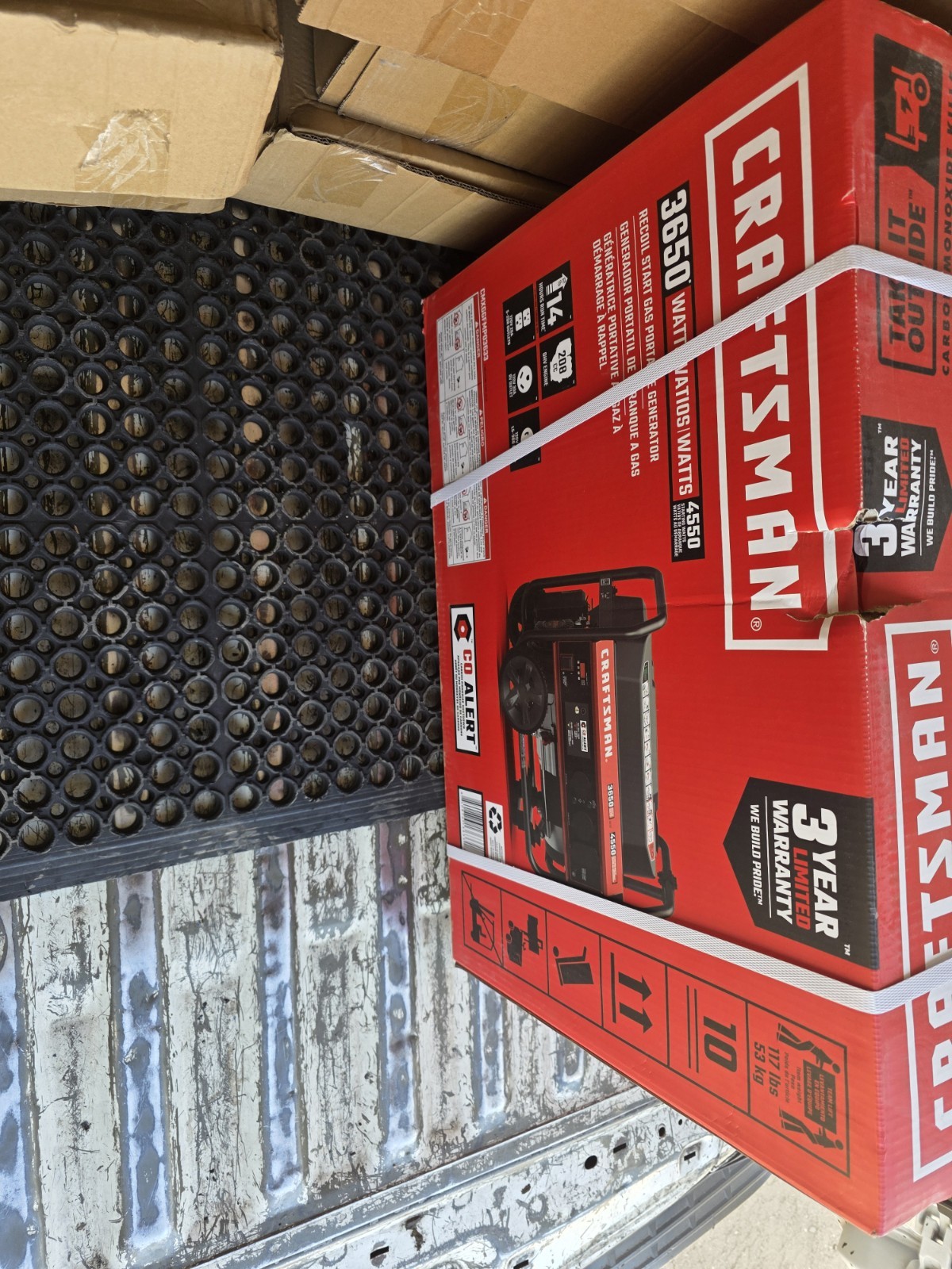 CRAFTSMAN 3650 WATTS GAS PORTABLE GENERATOR. Model CMXGGFMP03633