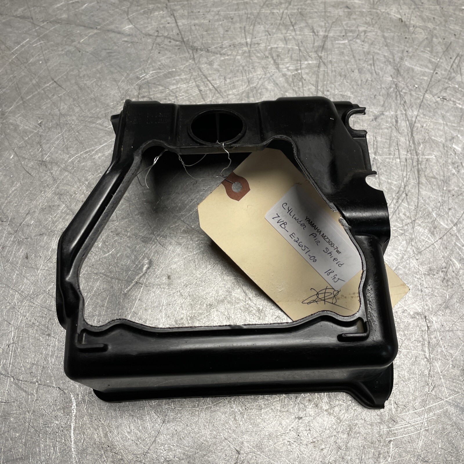 OEM GOOD USED YAMAHA MZ300-7WR CYLINDER AIR SHIELD 7VB-E2651-00