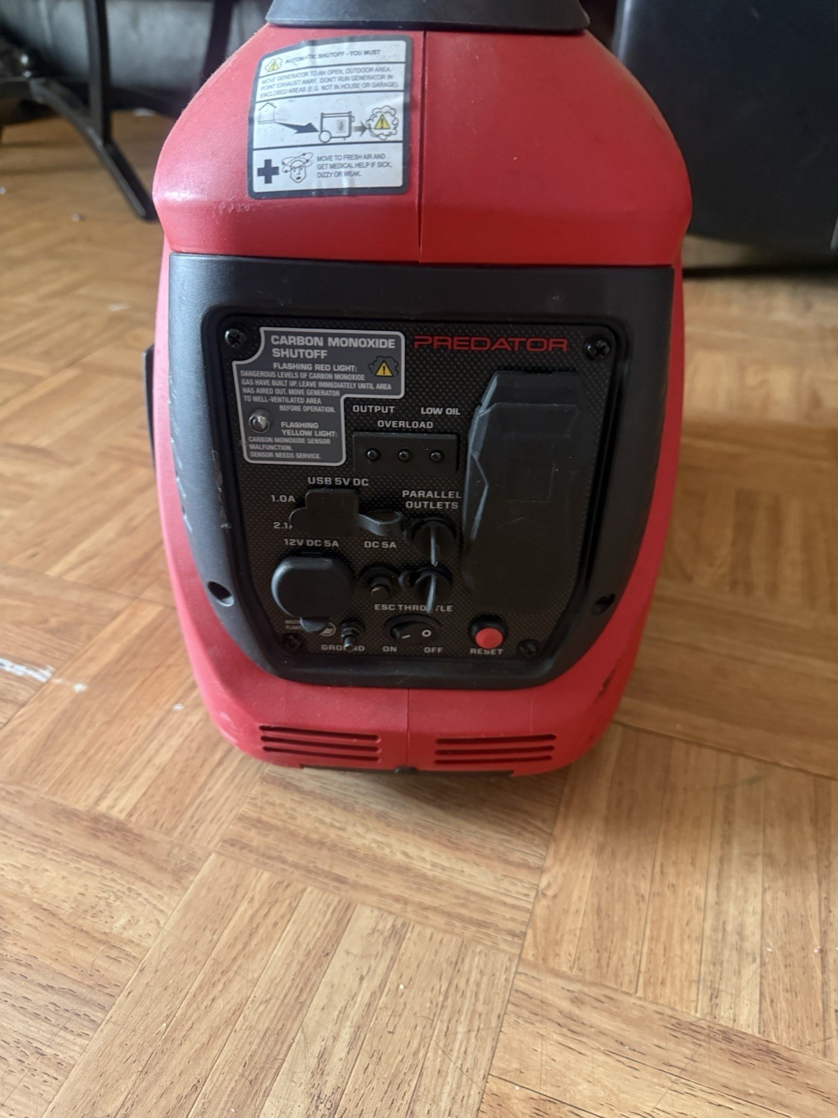 Predator Super Quiet Inverter Generator 1400W Start/1100W Run, 1.1 Gal, Red