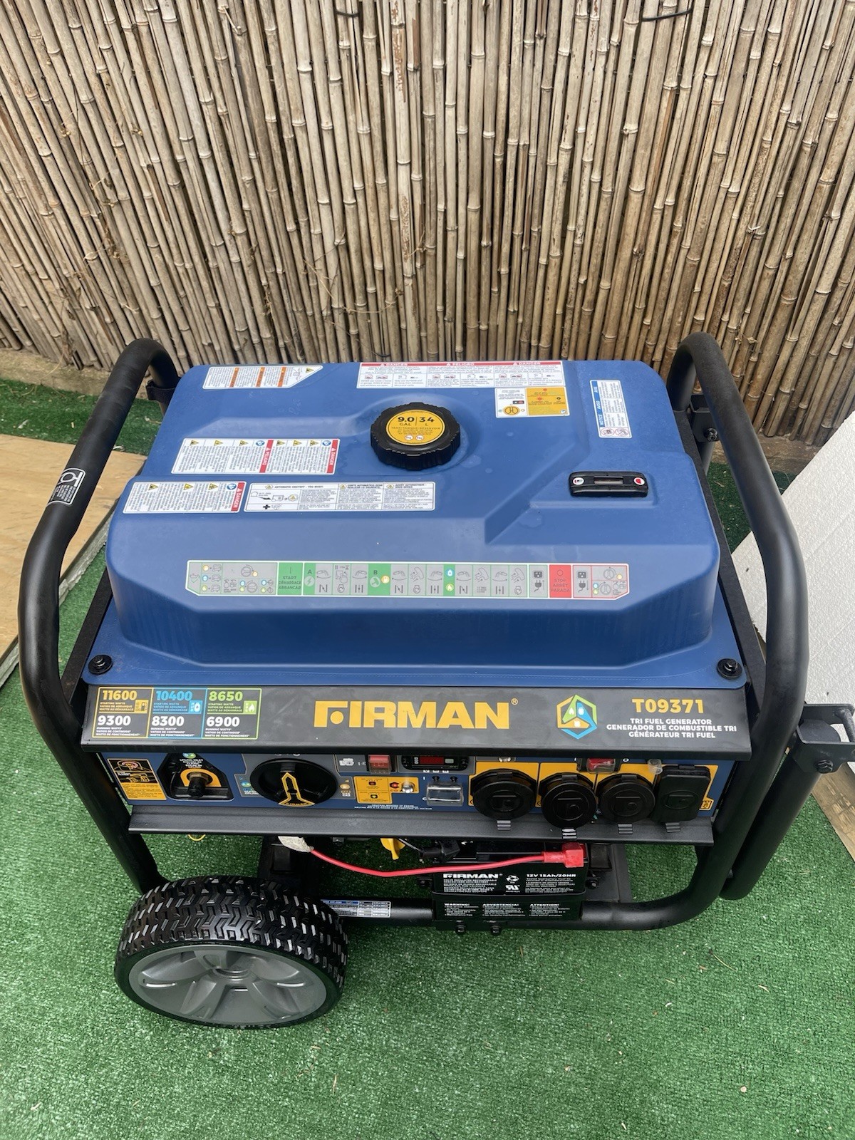 FIRMAN T09371 Tri Fuel 11600W Portable Generator Electric Start 9.0 Gal