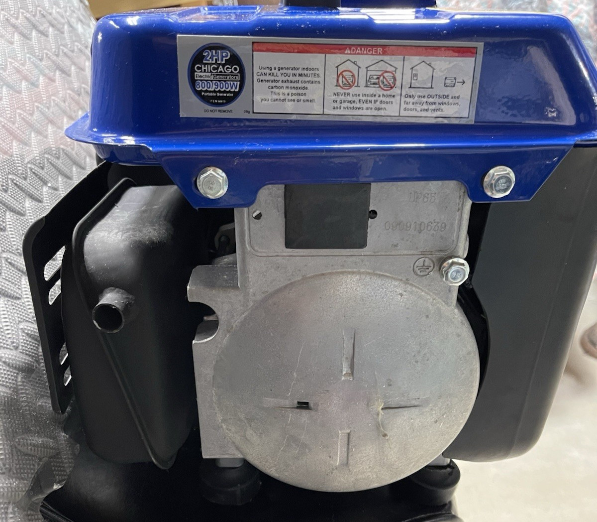 Chicago Electric PORTABLE GENERATOR – 900 Watts/800 Running Watts NEW Open Box