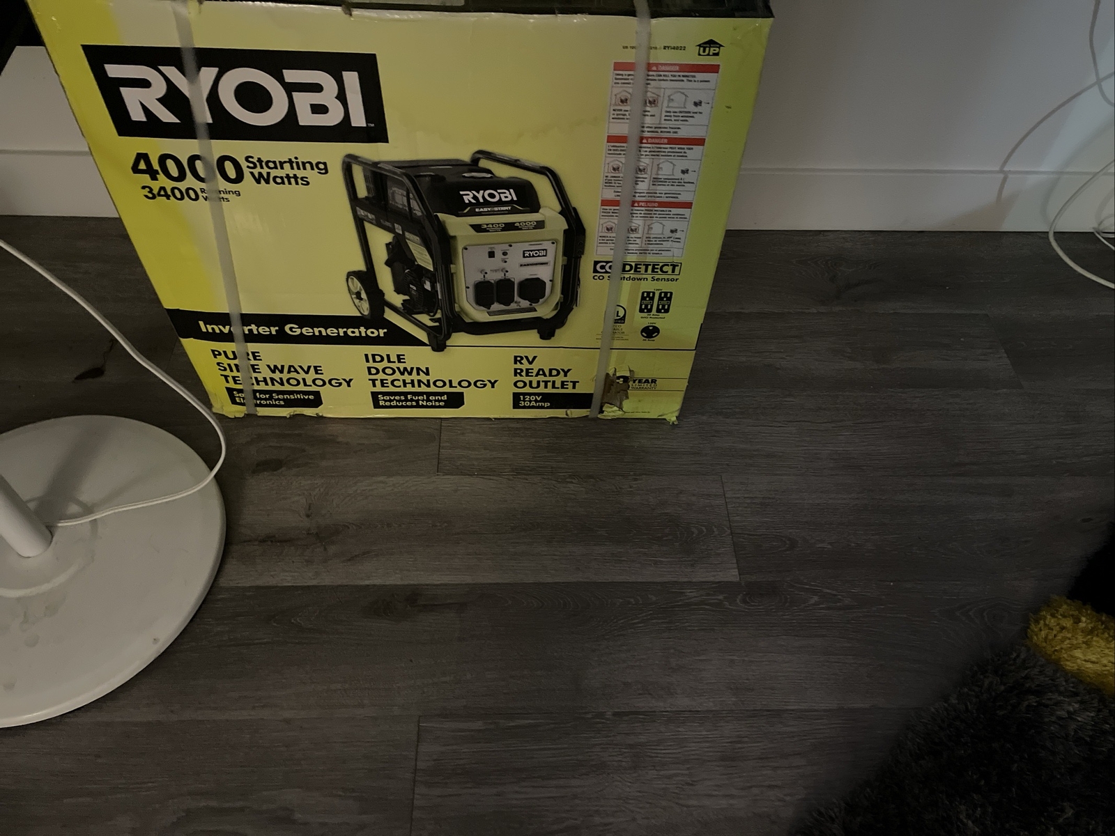 Ryobi RYI4022VNM 4000 Starting Watts 3400 Running Watts Inverter Gas Generator