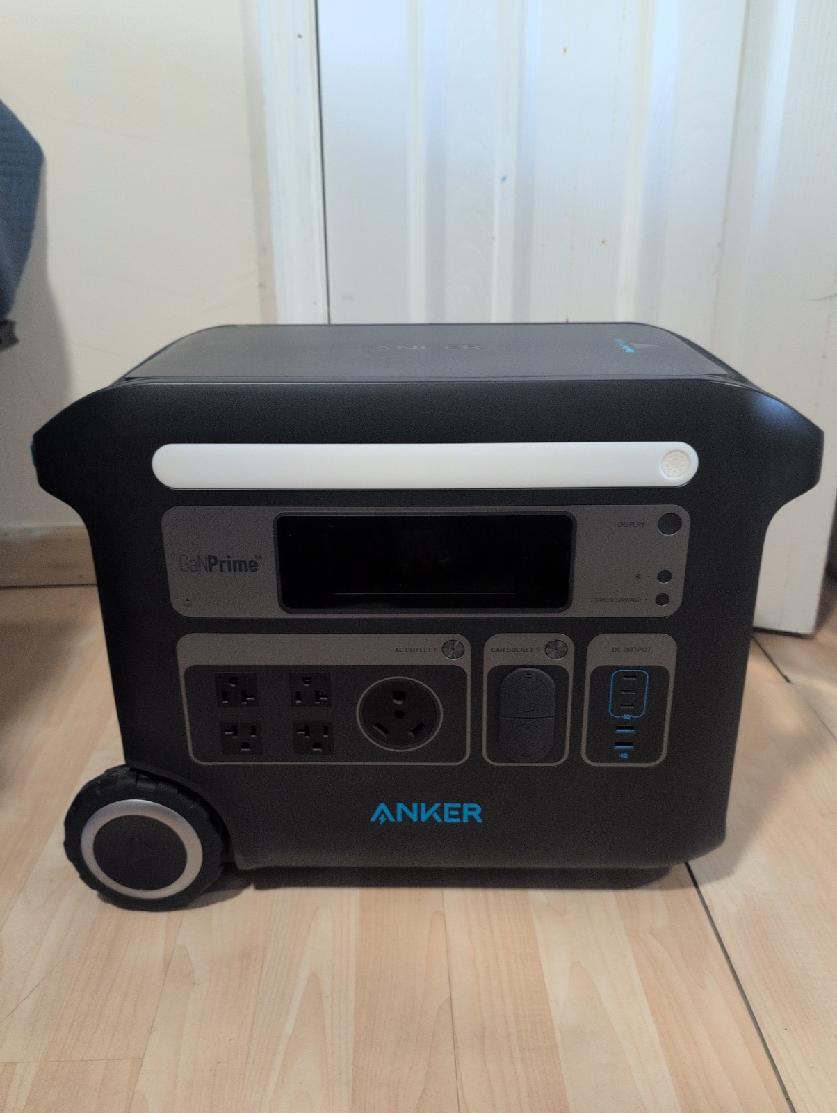 Anker SOLIX F2000 Portable Power Station