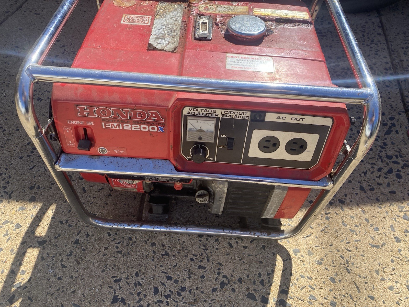 Honda EM2200X Portable Generator GX140 4-Stroke 120V 2200W Red