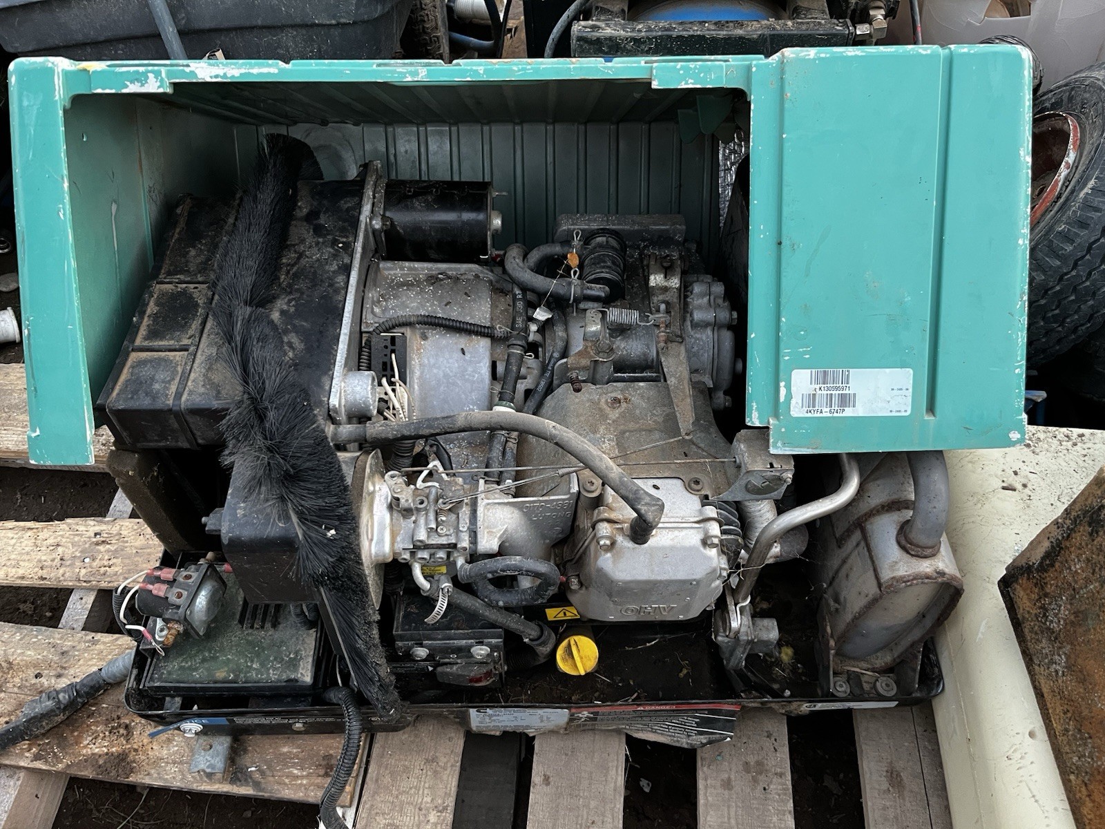 Cummins 4KYFA-6747P Gasoline Power Generator, 4 kW, 120V, Green, 2013