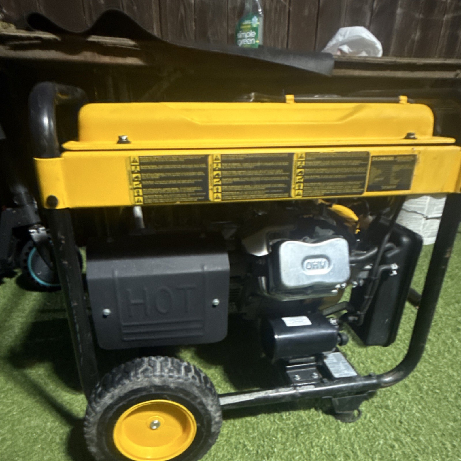 DEWALT DXGNR6500 Portable Generator CO Protect 6500W 8125W Yellow 120/240V