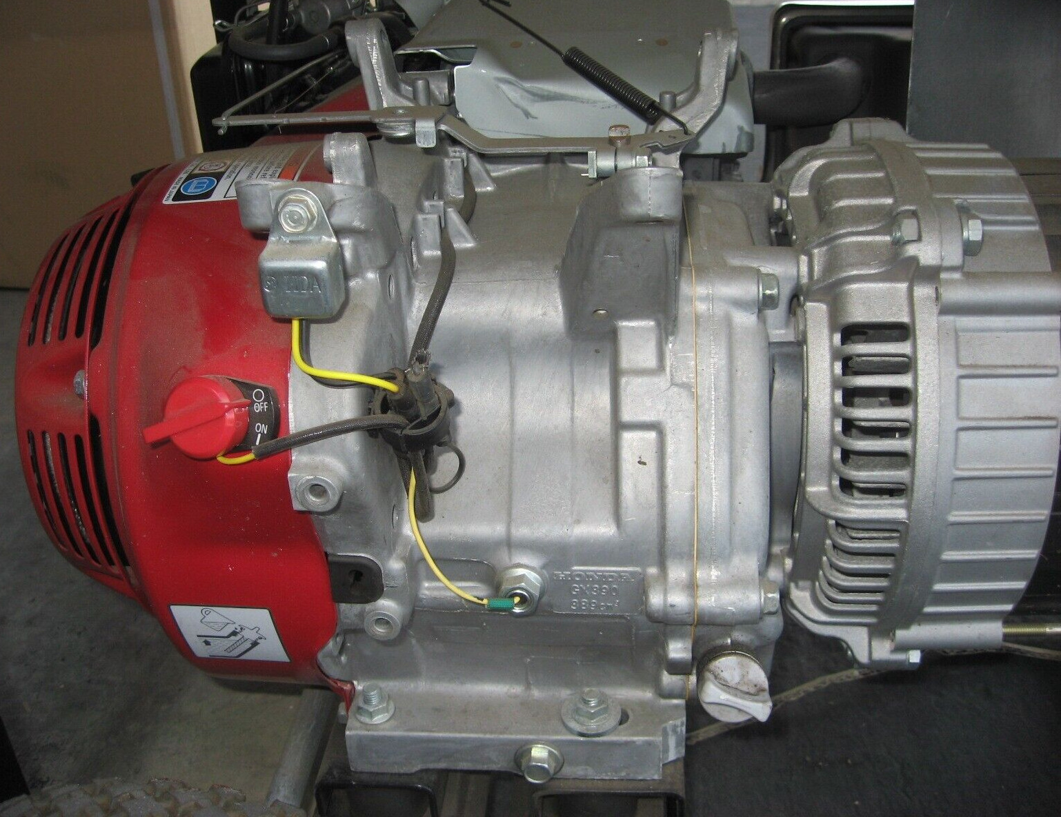 Briggs & Stratton Power Generator 7000W Honda Engine 120V/240V NEW! 12kW start