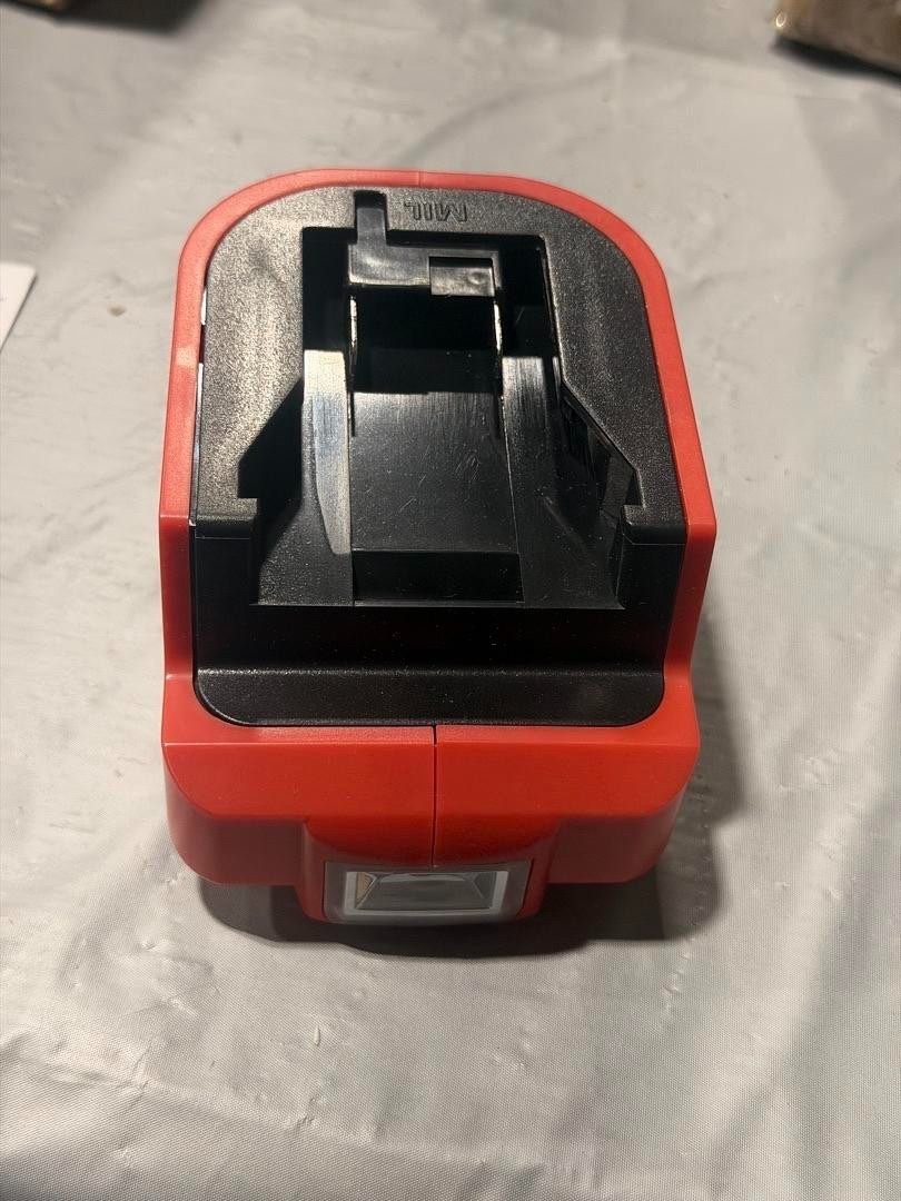 Power Inverter Generator UIN01-MIL For Milwaukee M18 150W/1.25A 120V/AC