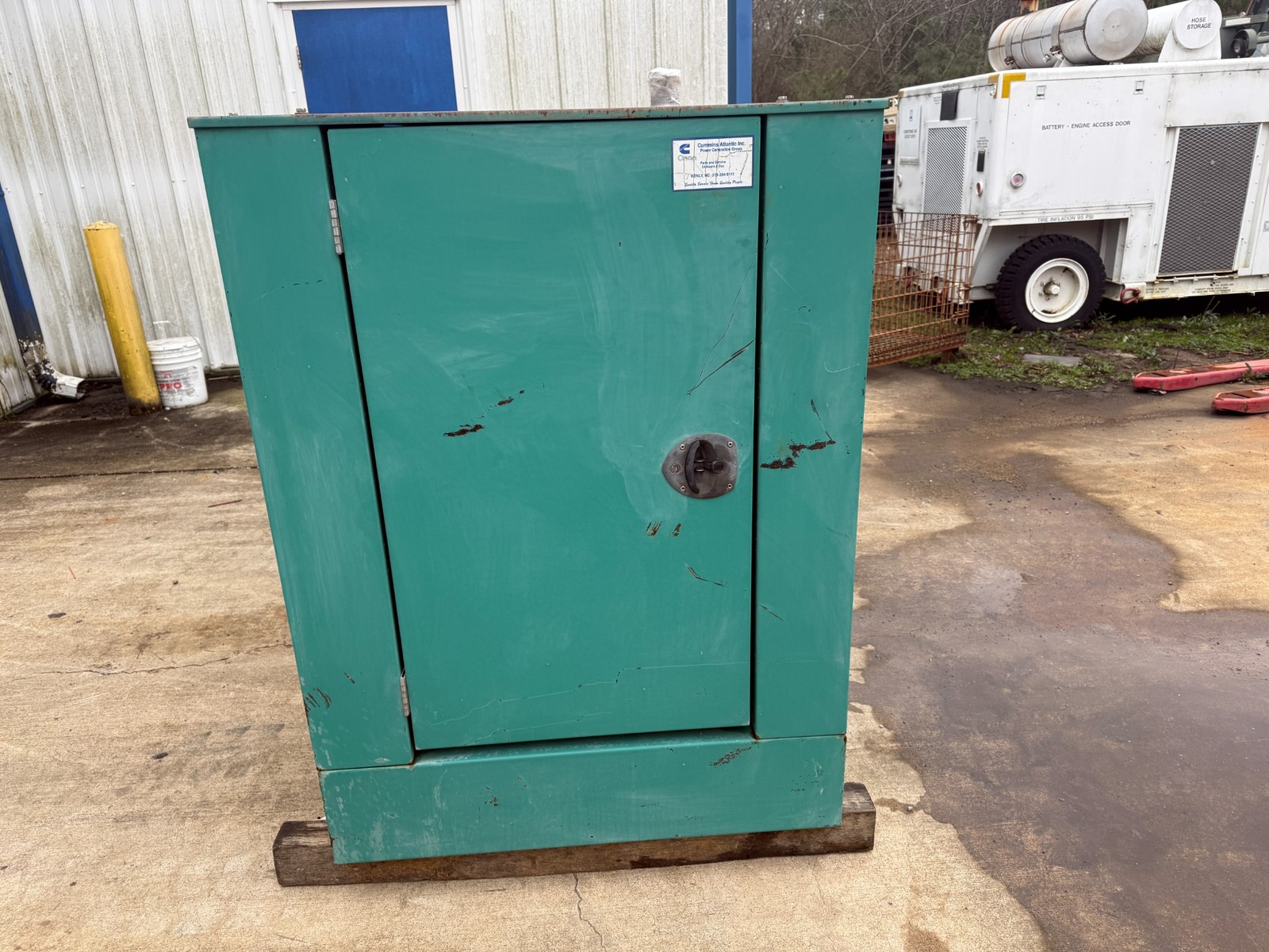Cummins GGFD-5636372 liq. propane Generator 43.7 Volts: 120/240