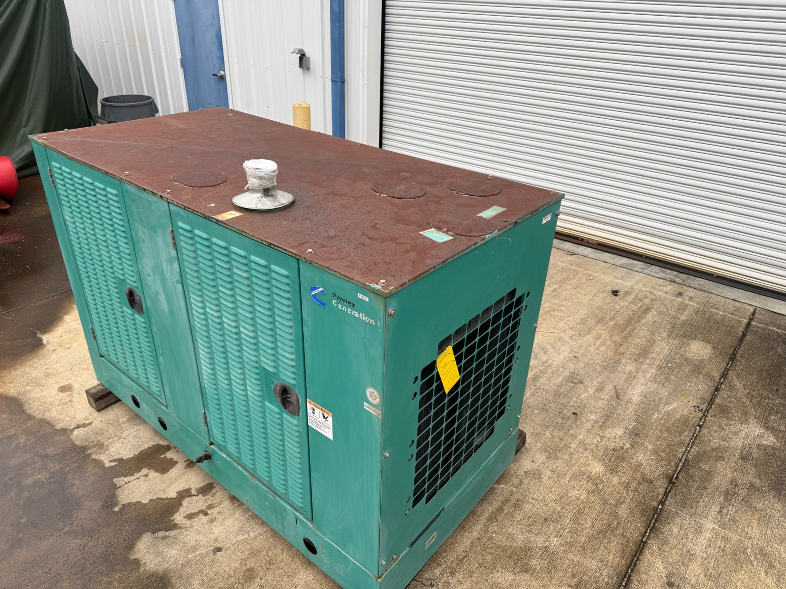 Cummins GGFD-5636372 liq. propane Generator 43.7 Volts: 120/240