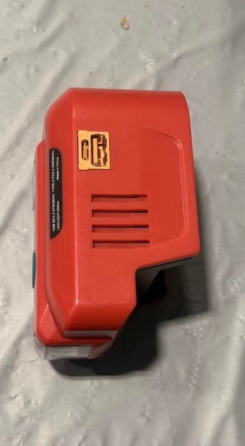 Power Inverter Generator UIN01-MIL For Milwaukee M18 150W/1.25A 120V/AC