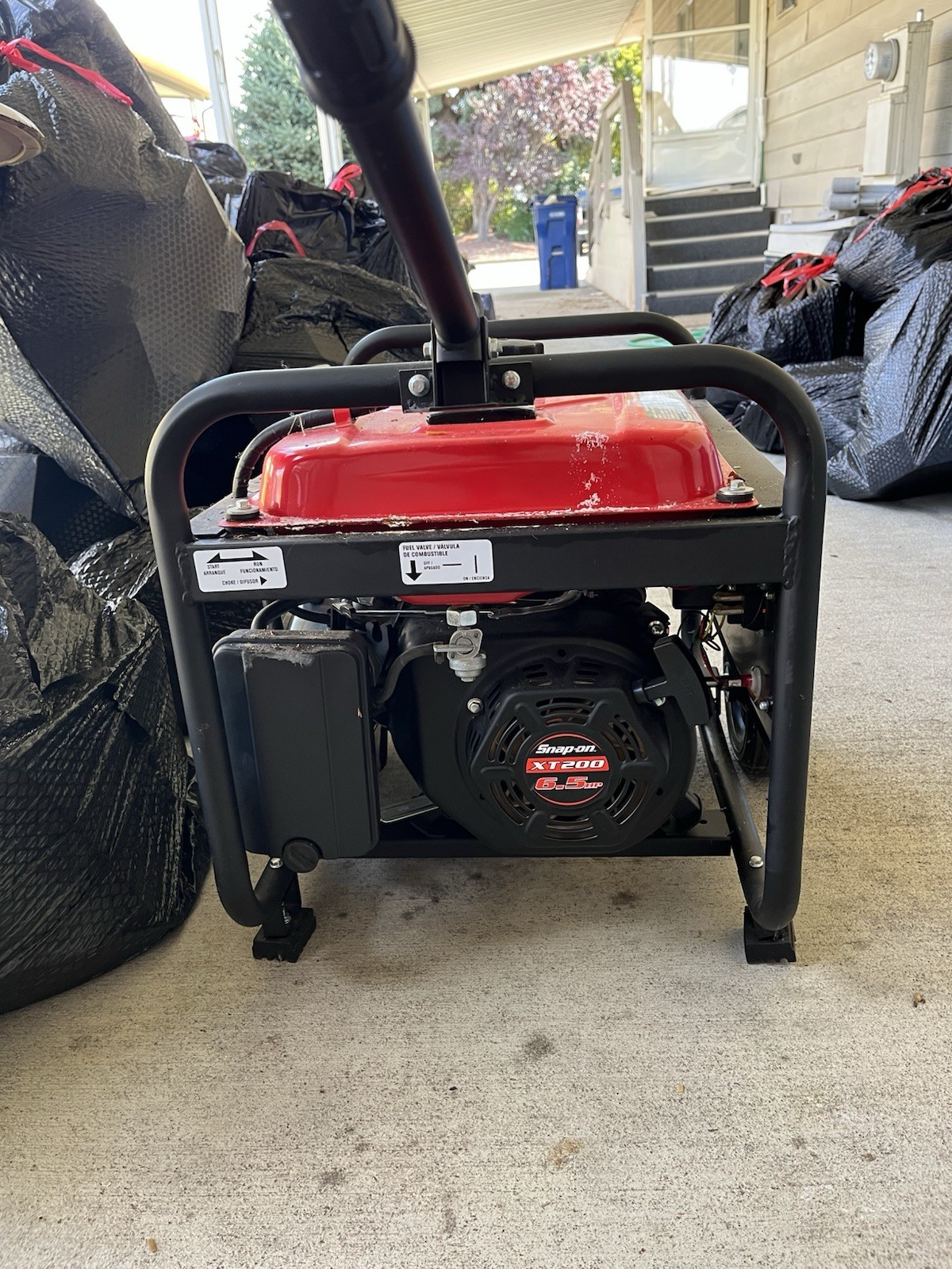 Snap-On XT200 6.5 HP 3,000 W Portable Generator – Excellent Condition