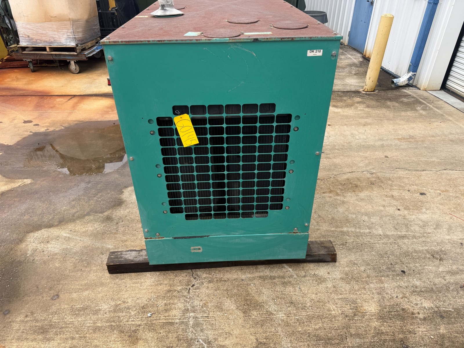 Cummins GGFD-5636372 liq. propane Generator 43.7 Volts: 120/240