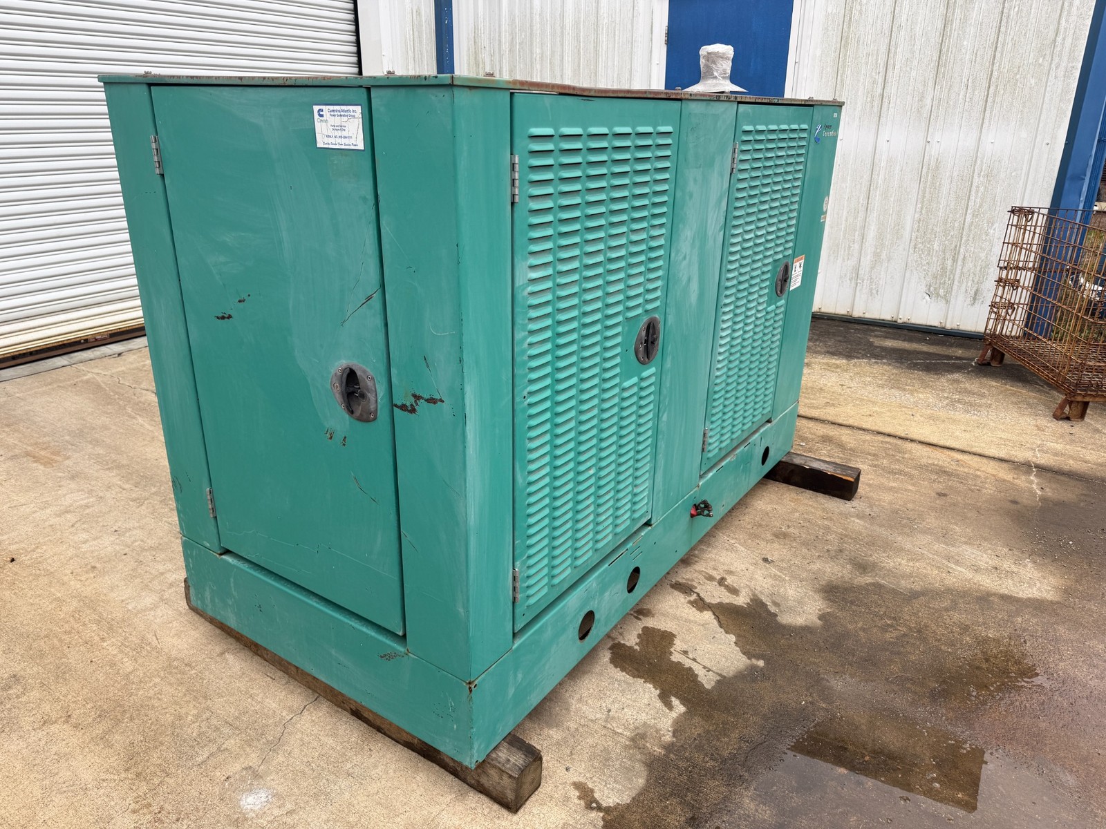 Cummins GGFD-5636372 liq. propane Generator 43.7 Volts: 120/240