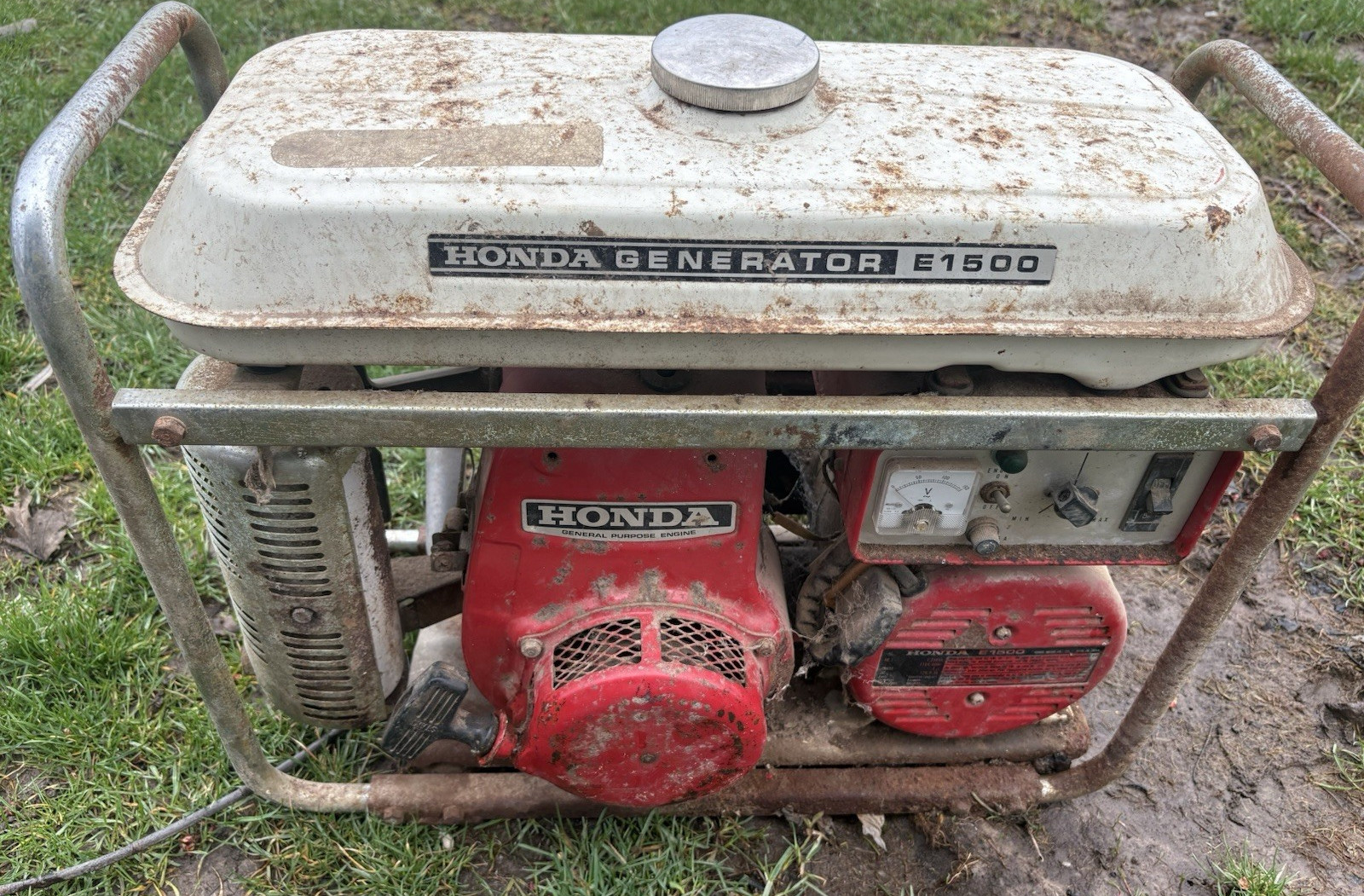 Honda E1500 Power Generator, White Red Metal, Portable Gas, Model E1500