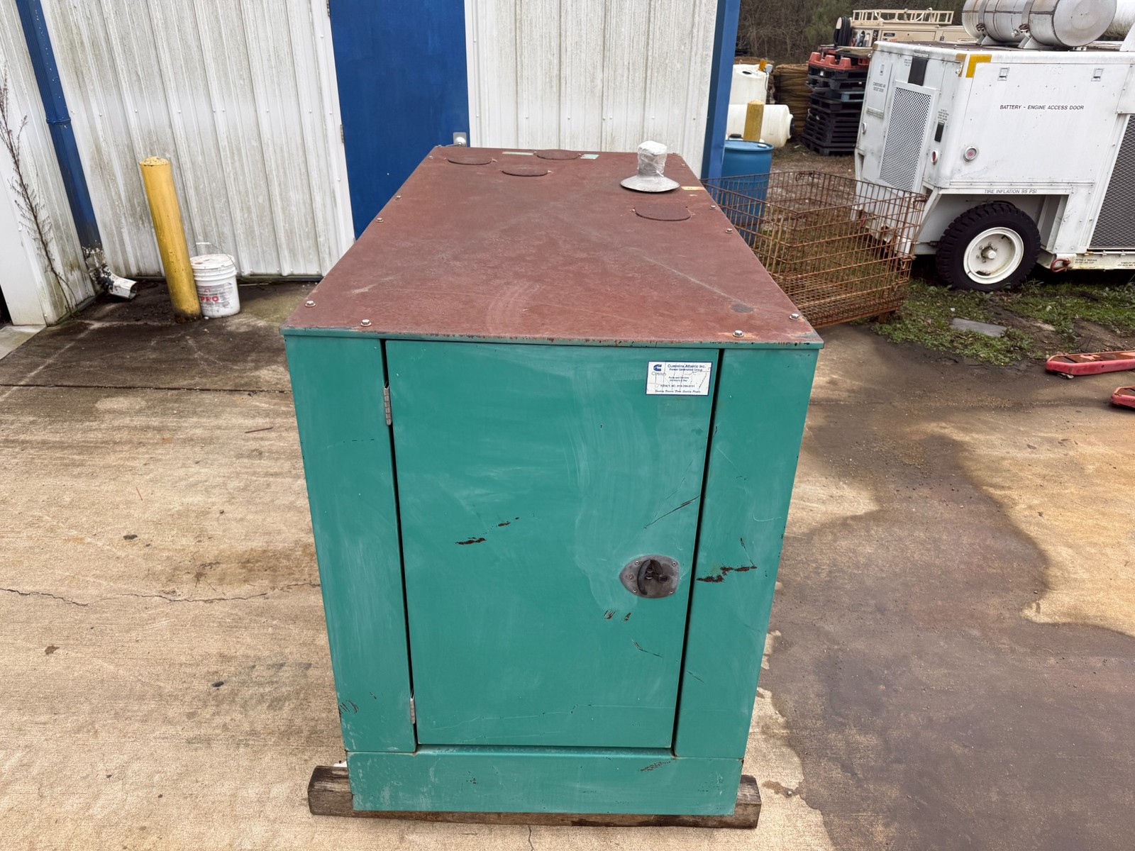 Cummins GGFD-5636372 liq. propane Generator 43.7 Volts: 120/240