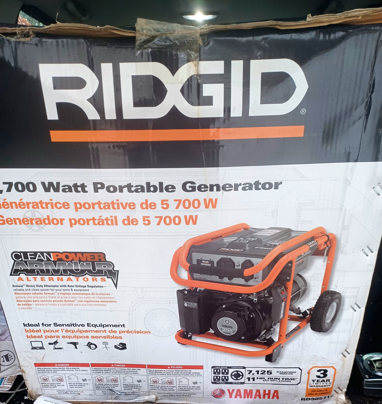 RIDGID Generator 7125/5700 Watt. Yamaha Engine *local pickup only*PLUS BONUS