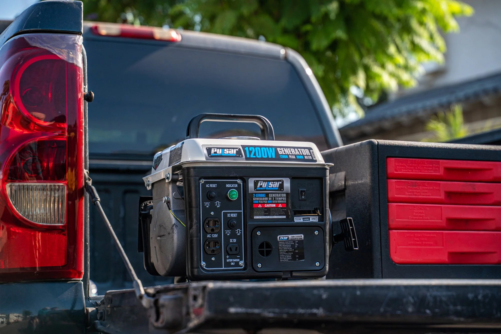 GAS GENERATOR 1200 Peak Watt, 900 Running Watt Portable 2-Cycle