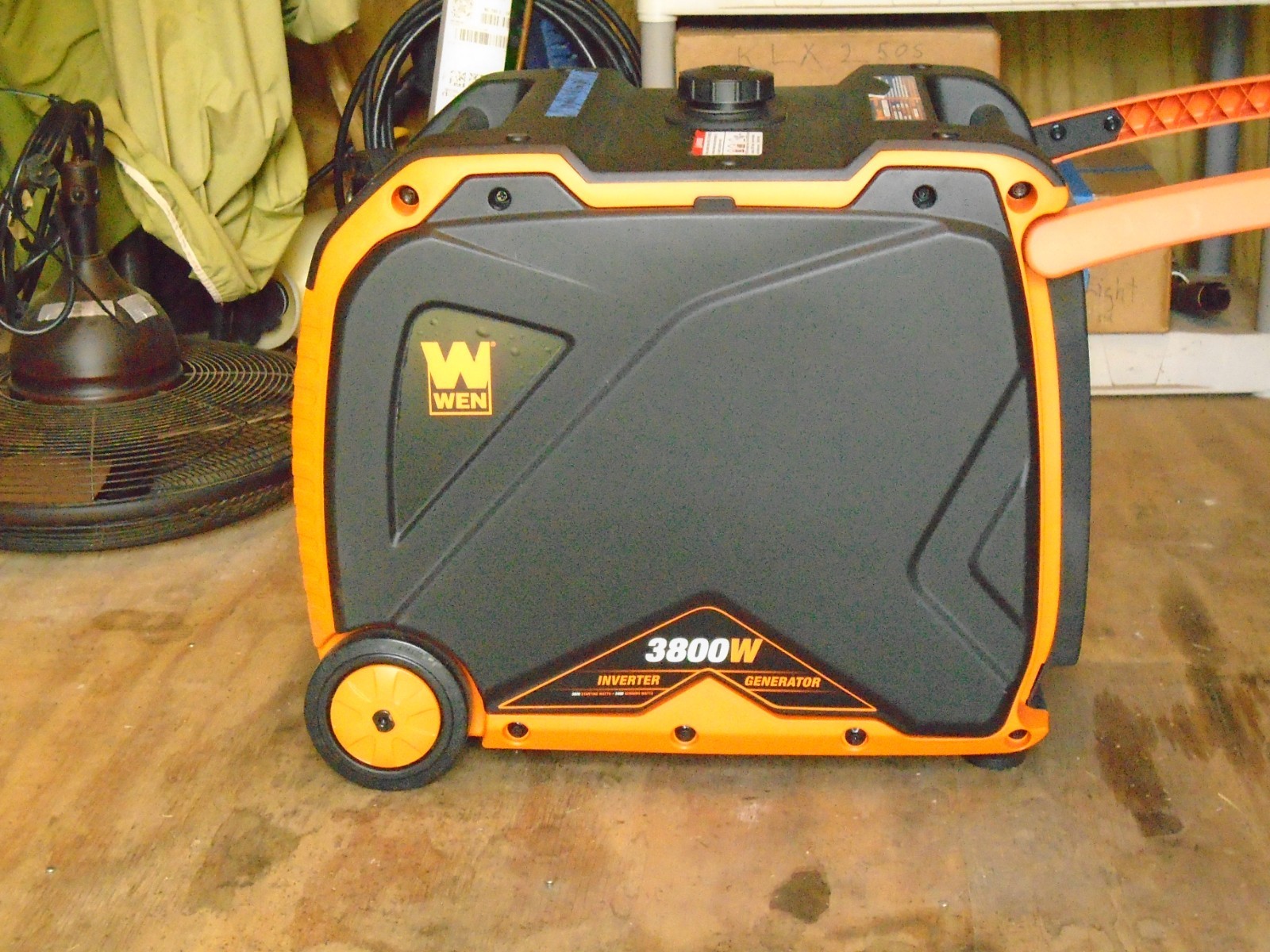 Wen portable gas inverter generator electric or pull start