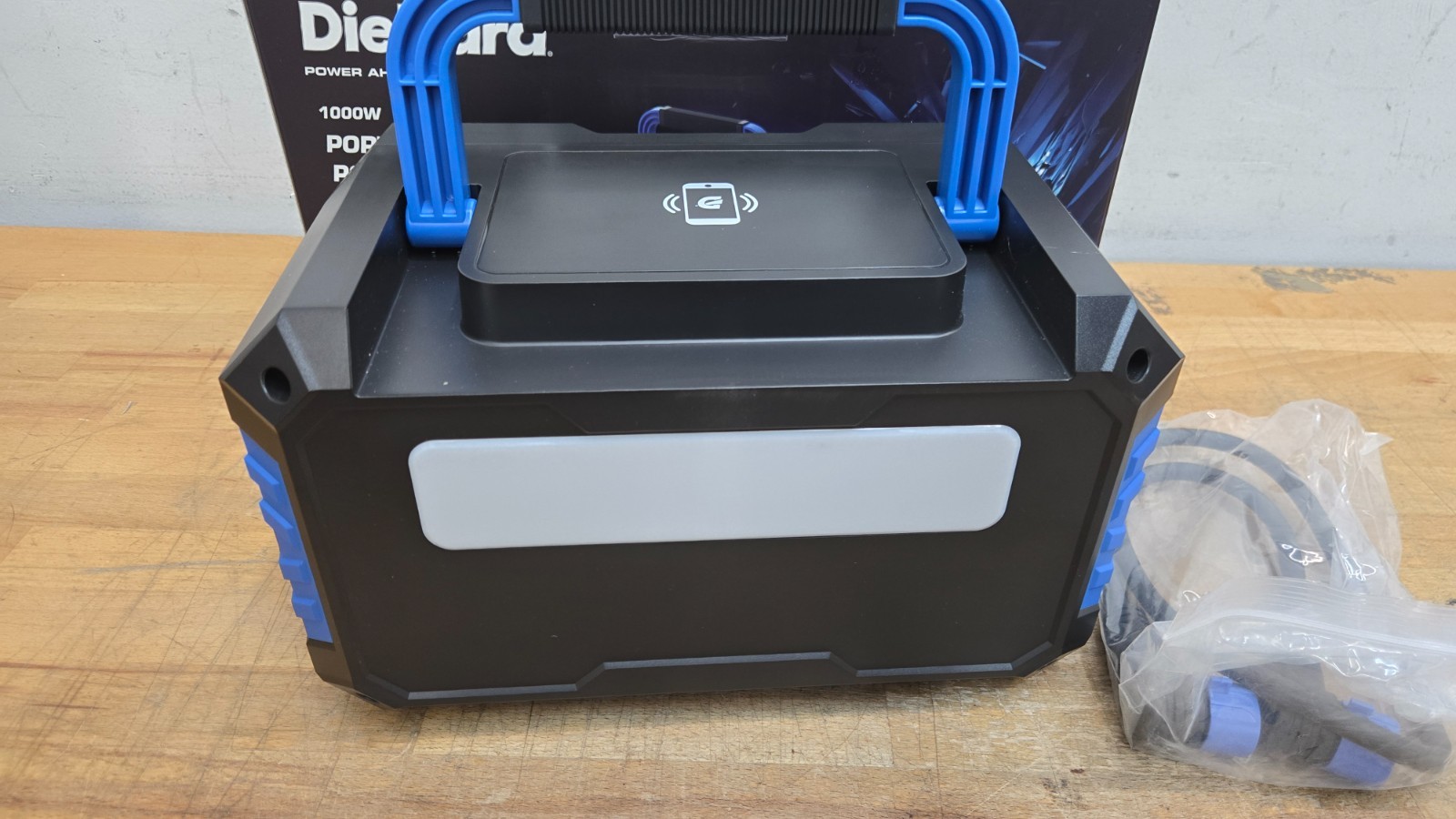 DieHard DH-20003-01, 1000W Portable Power Station Mobile Power Supply