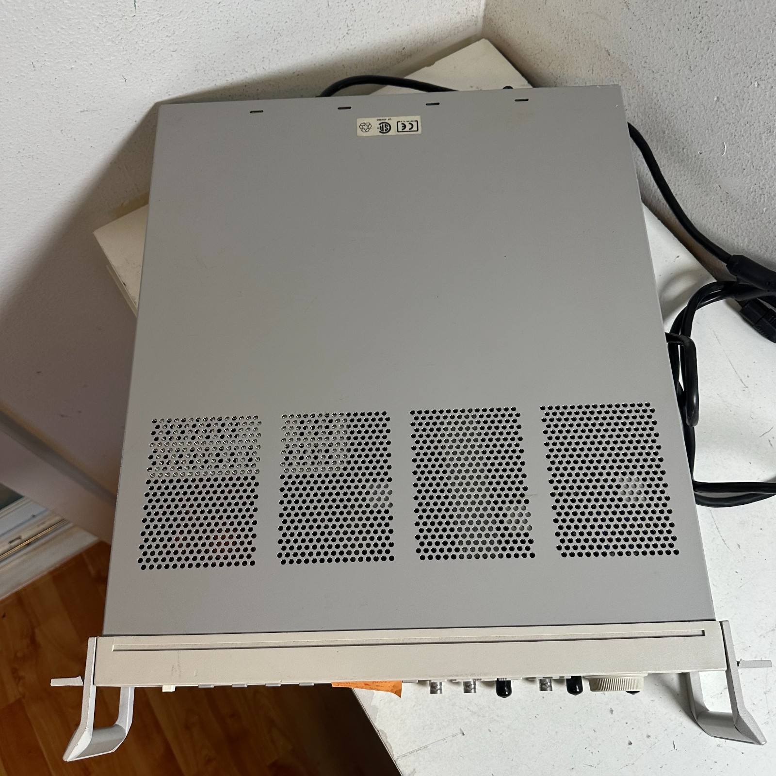 Hewlett Packard 81110A White 330MHz Digital Display Pulse Pattern Generator