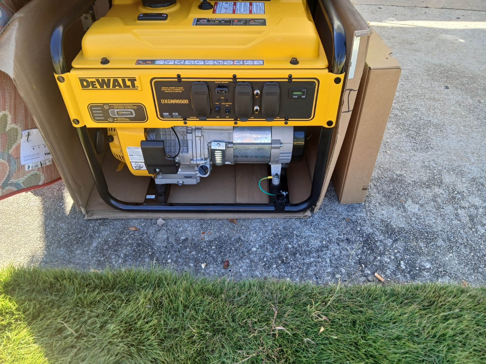 DEWALT DXGNR6500 Power Generator – Yellow