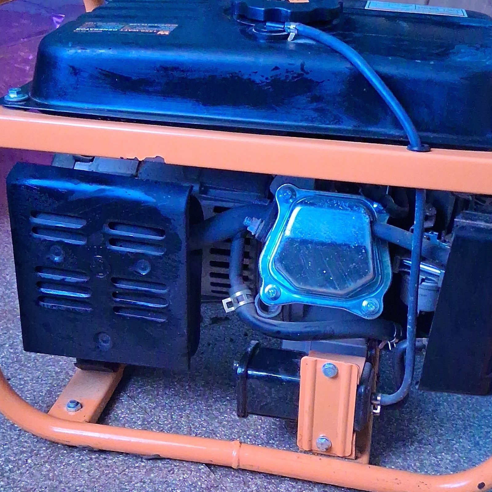 WEN 1550W Portable Gasoline Generator 56155, 1.1 gal Tank, AC/DC Output