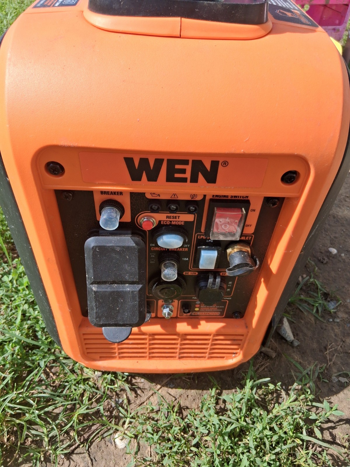 WEN 2350-Watt Inverter Generator, Portable and Super Quiet with Fuel Shut-Off…