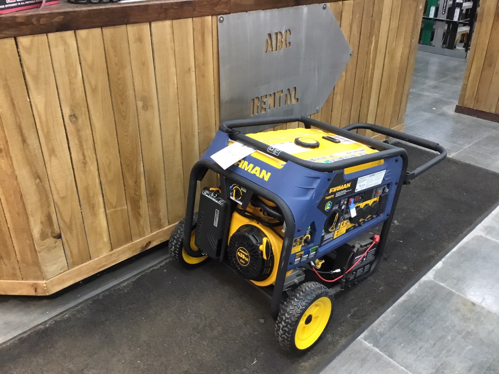 FIRMAN Tri Fuel 8000W Portable Generator Electric Start 120/240V with CO ALERT