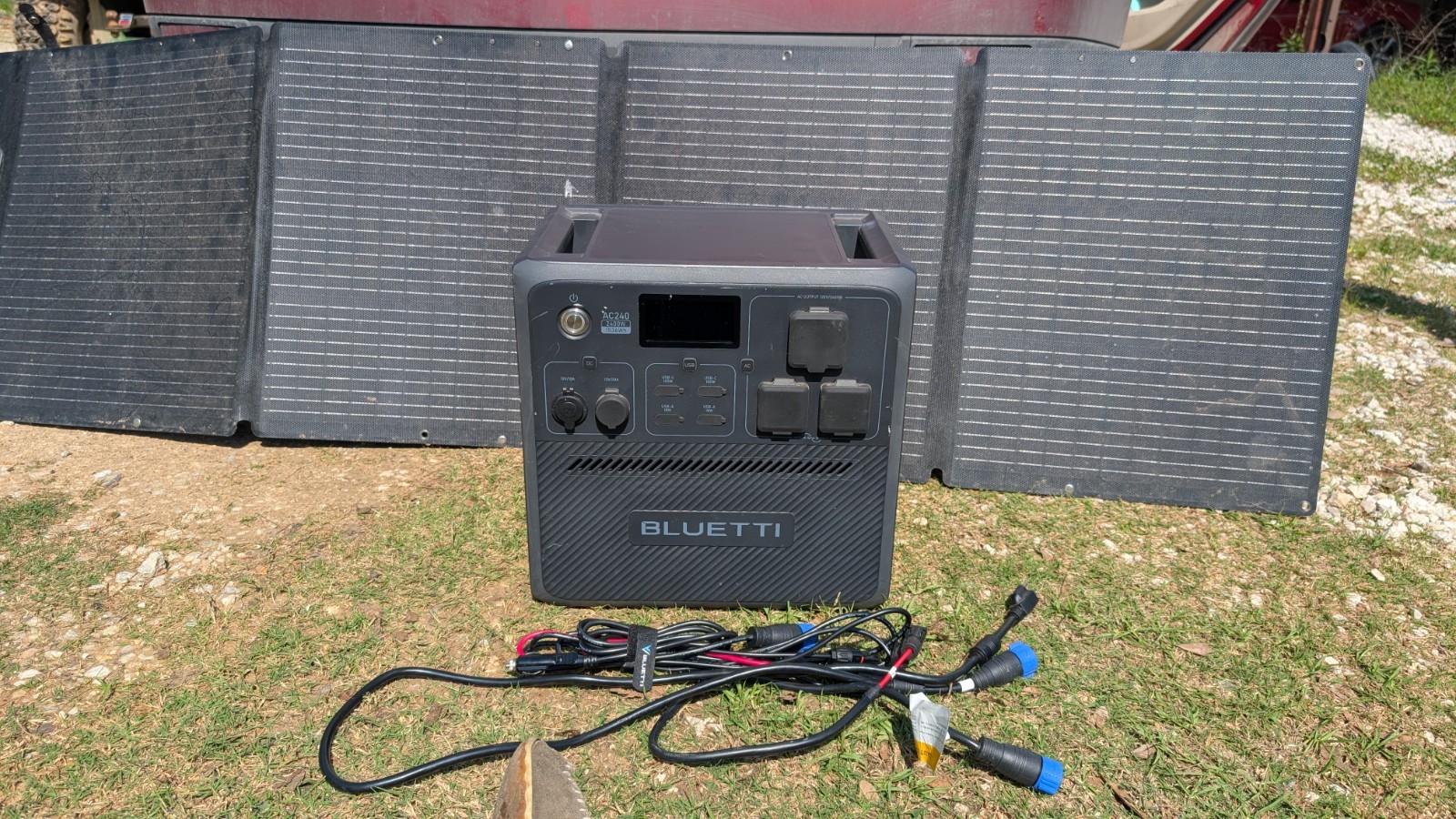 Bluetti AC240 2400 GENERATOR WITH 200 WATT