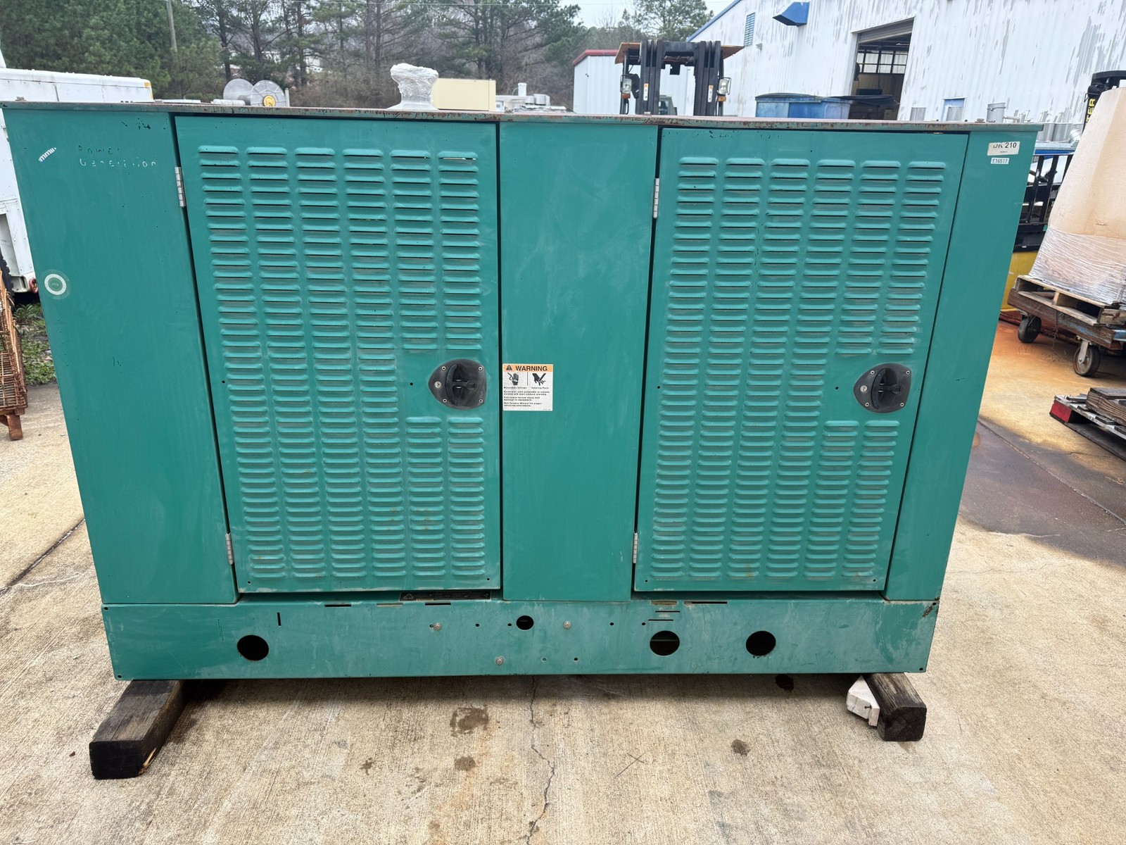 Cummins GGFD-5636372 liq. propane Generator 43.7 Volts: 120/240