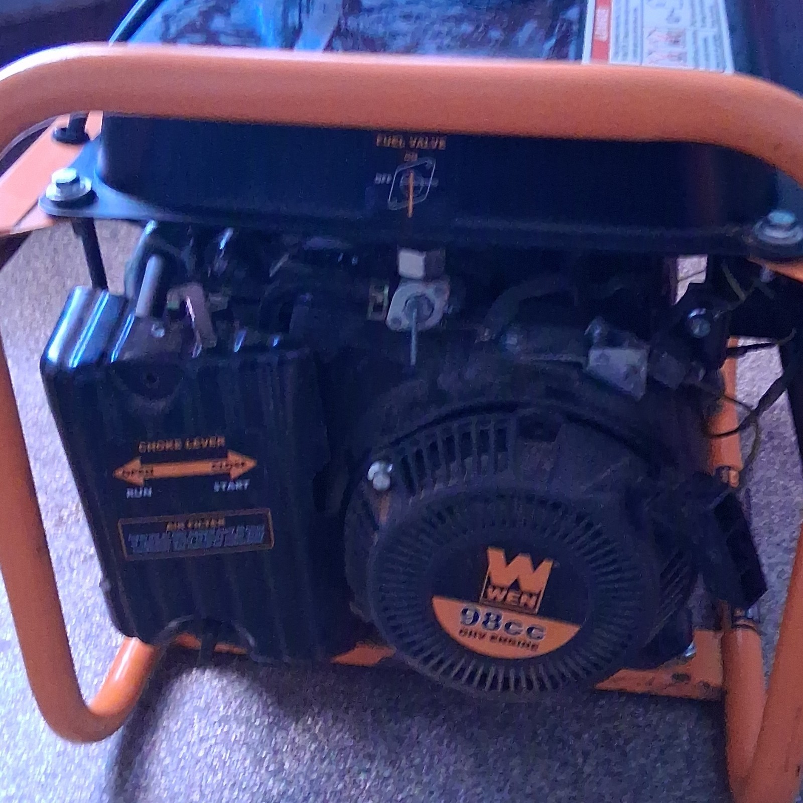 WEN 1550W Portable Gasoline Generator 56155, 1.1 gal Tank, AC/DC Output