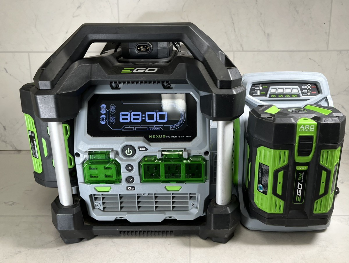 EGO PST3040 Nexus 2000W Power Station W 3x 7.5Ah Batteries Charger (A1G011986)