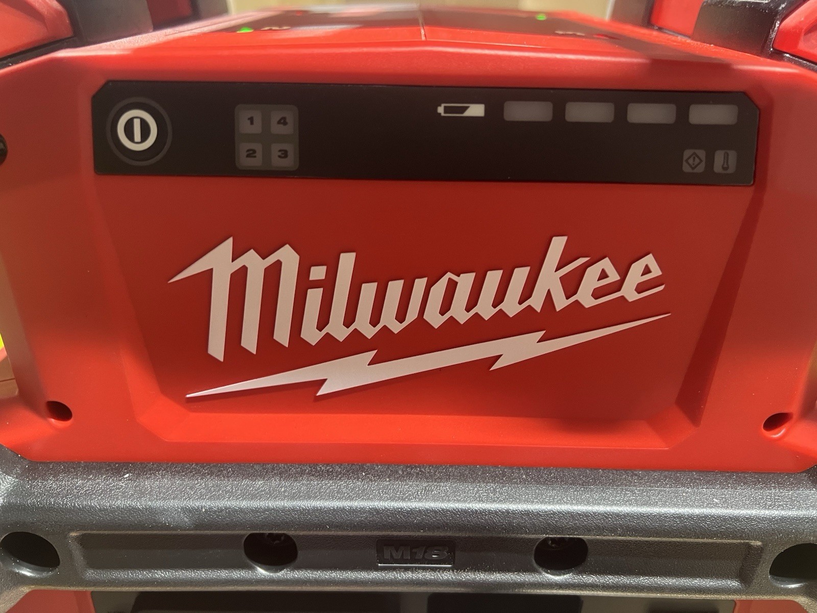Milwaukee 2845-20 M18 CARRY-ON 3600W/1800W Power Supply