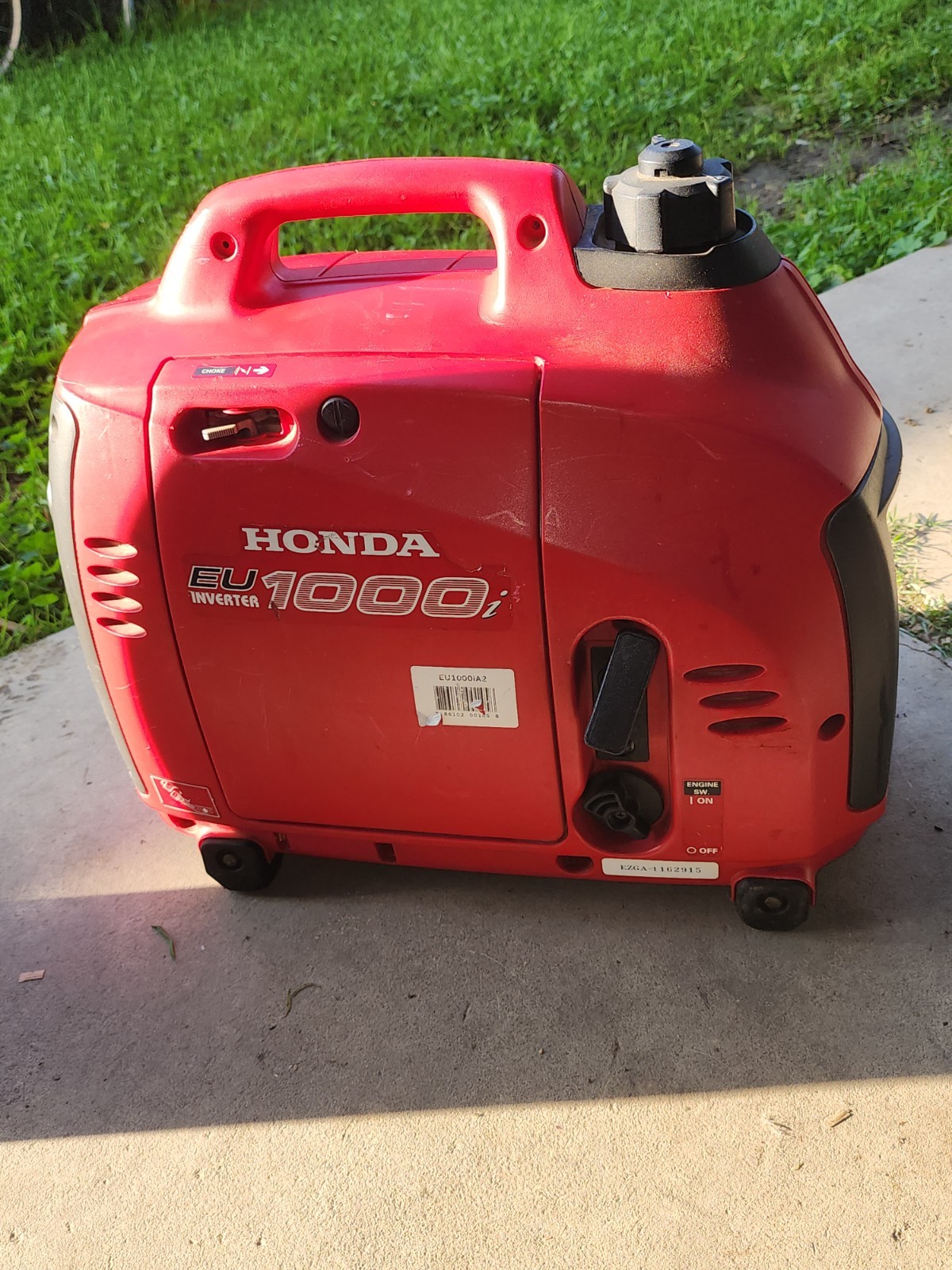 Honda EU1000i Inverter Portable Generator Red DC 12V 8A AC 120V