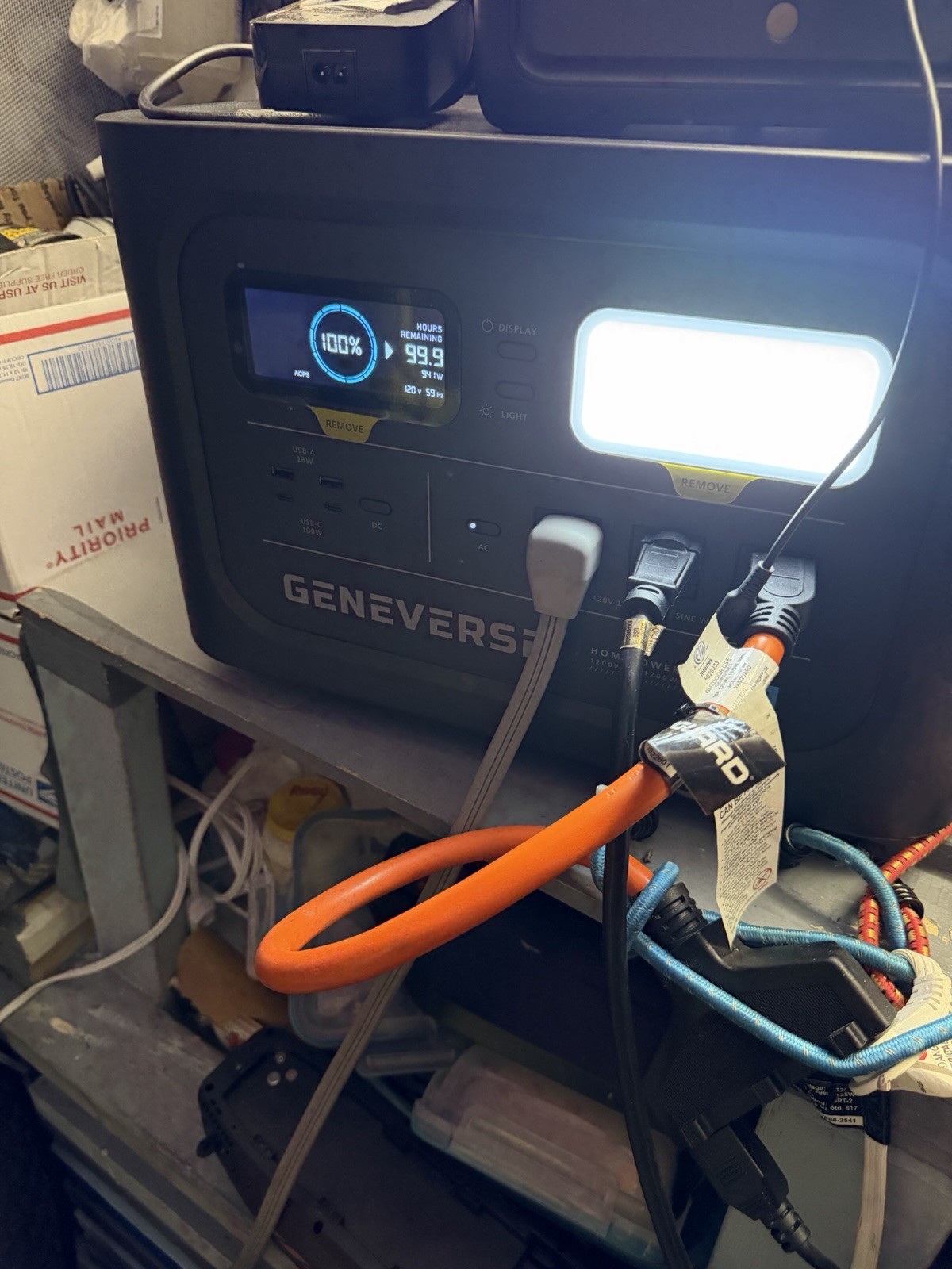 Geneverse HomePower Portable Power Generator 120V, Display, AC & USB Ports.