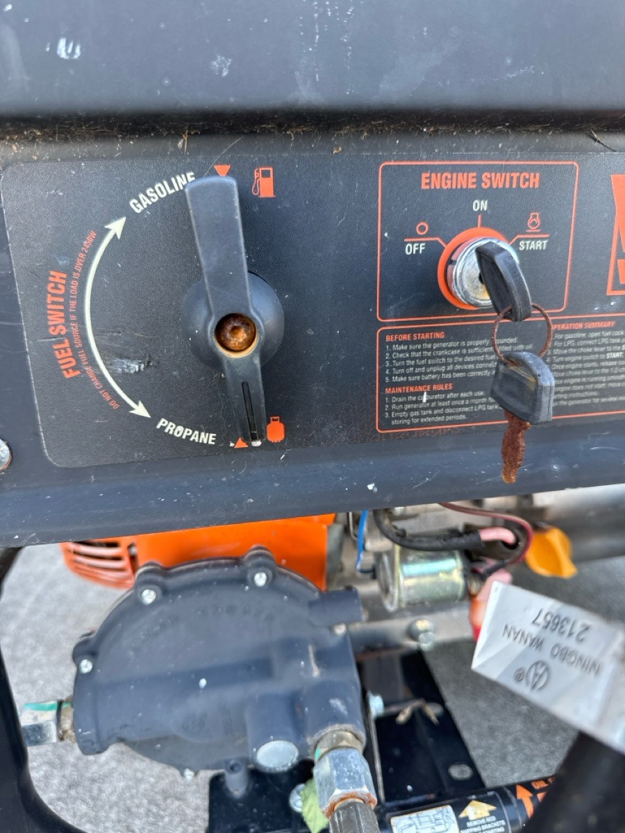 WEN TOOLS 4750W GENERATOR – DF475T *IN STORE PICK-UP ONLY* (PSO038318)