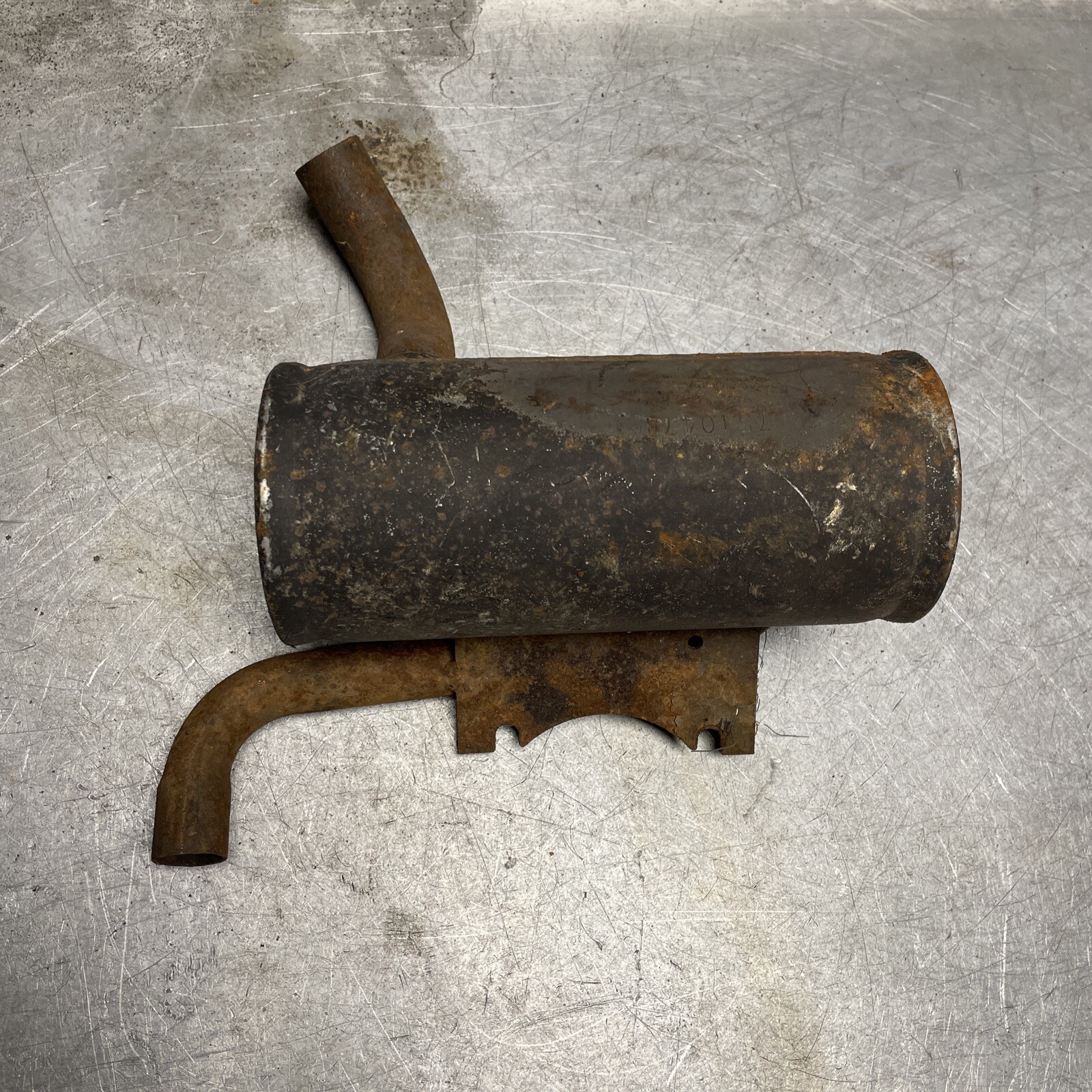 OEM USED BRIGGS AYP RIDING LAWNMOWER TWIN ENGINE MUFFLER