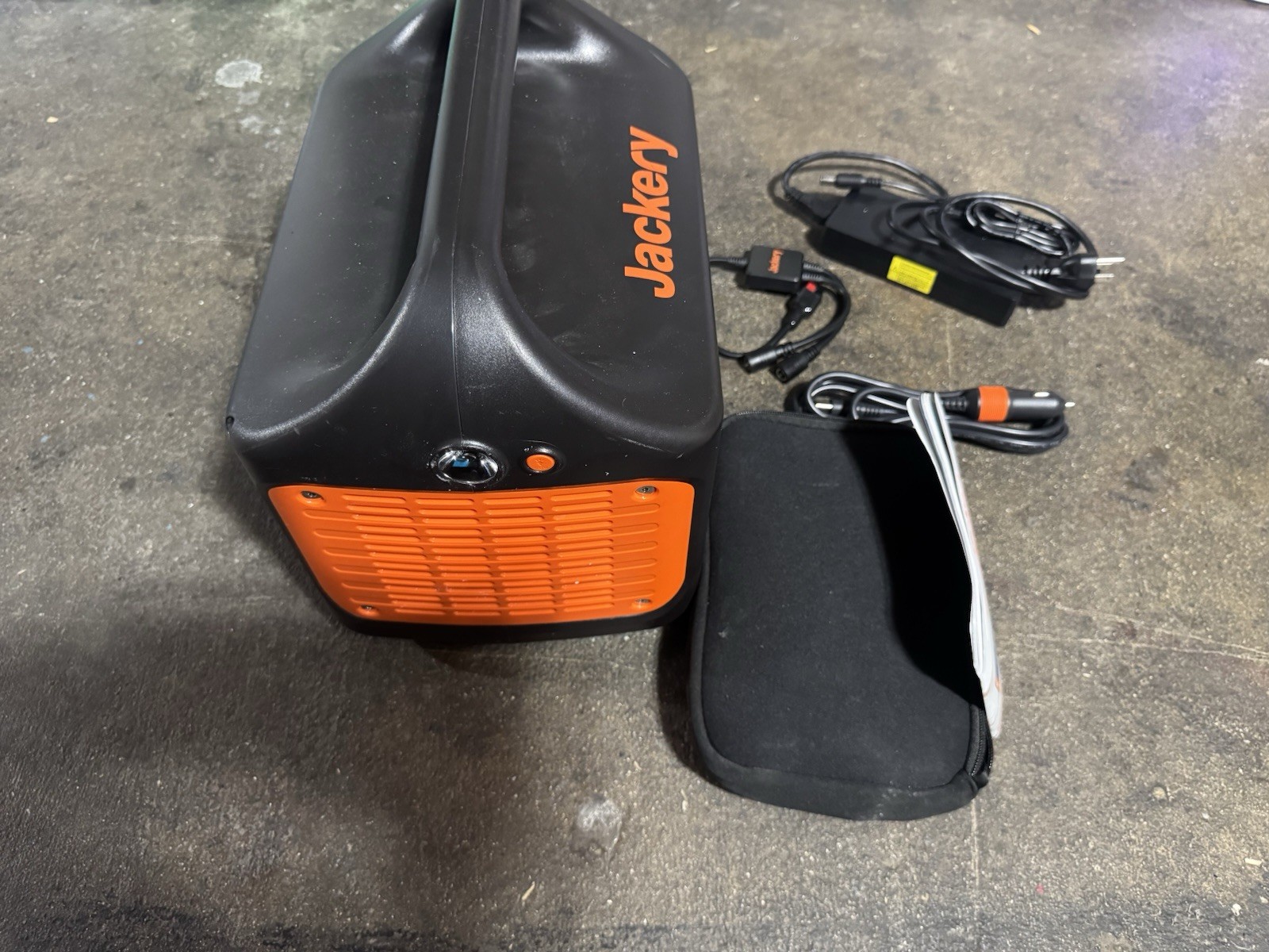 Jackery Explorer 1000 Portable Power Station 1000W 110V Case Cables Manual