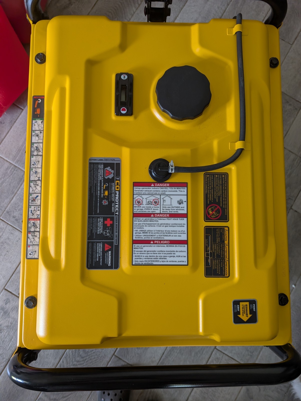 DEWALT DXGNR6500 Portable Gas Generator 6500W/8125W 120/240V 11 gal