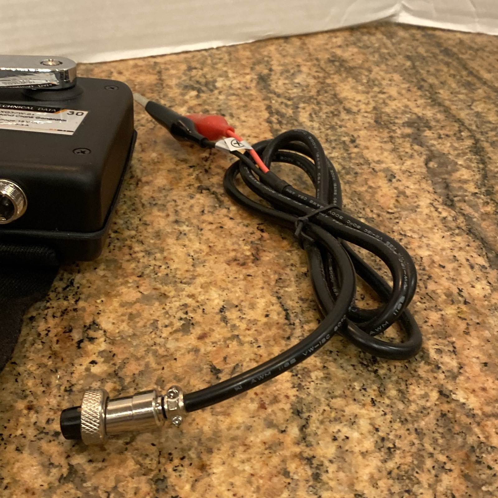 Technical Data 30w 15 V DC 0-3A Hand Crank Generator XQ30W-01