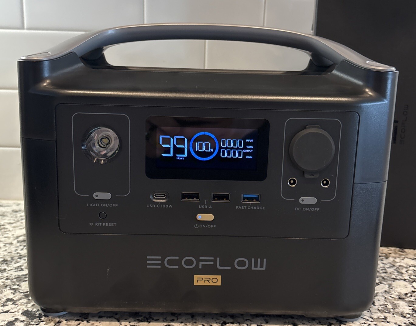 EcoFlow – RIVER Pro Portable Power Station EF4 PRO 720wh 600W 120V