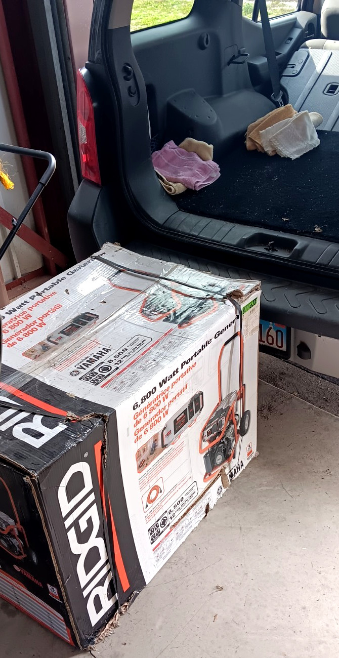 RIDGID 6,800 Watt Portable Generator. Yamaha Engine 12HR Run – local pickup only