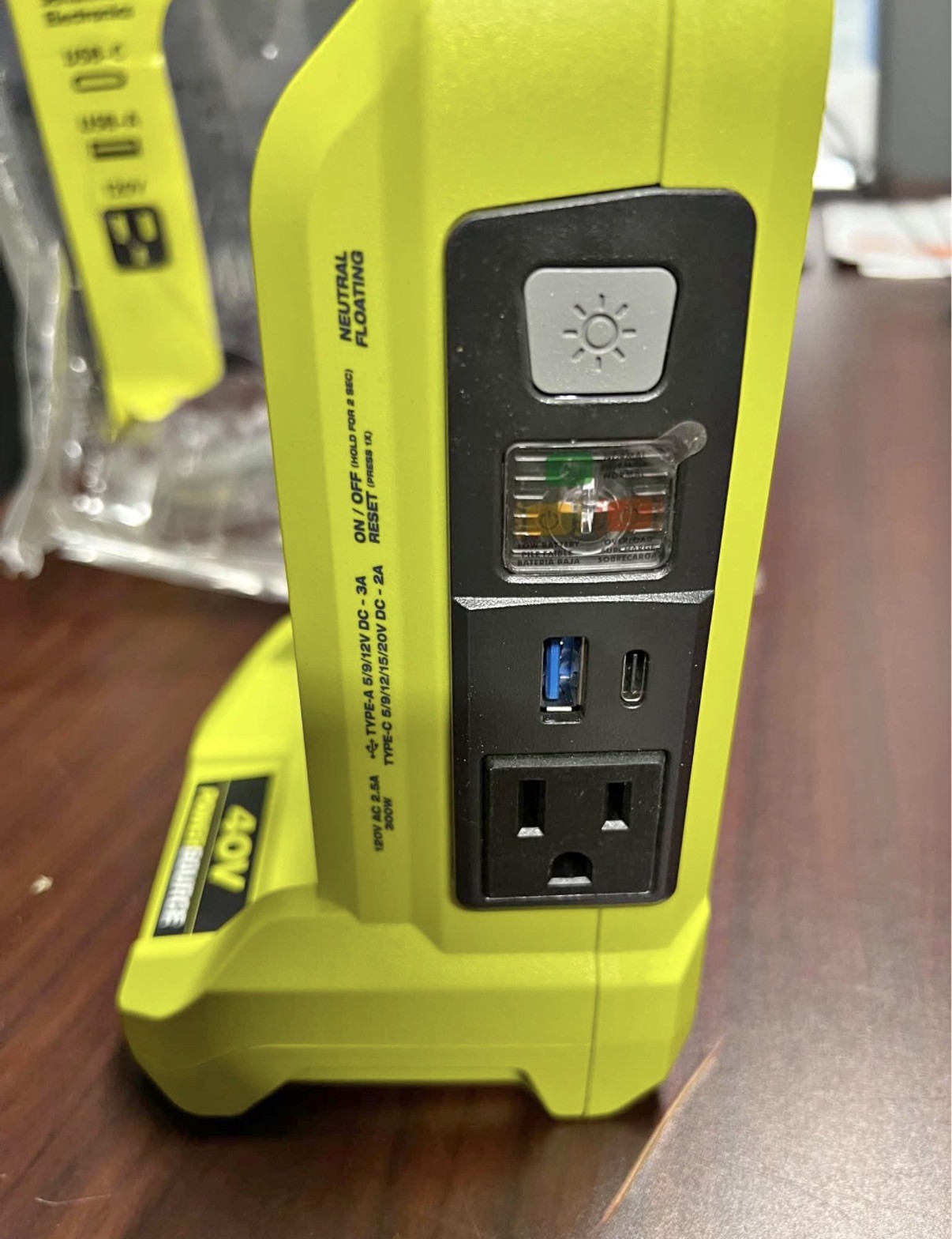 Ryobi 40V 300-Watt Portable Battery Power Source #RYi300BG. Basically New
