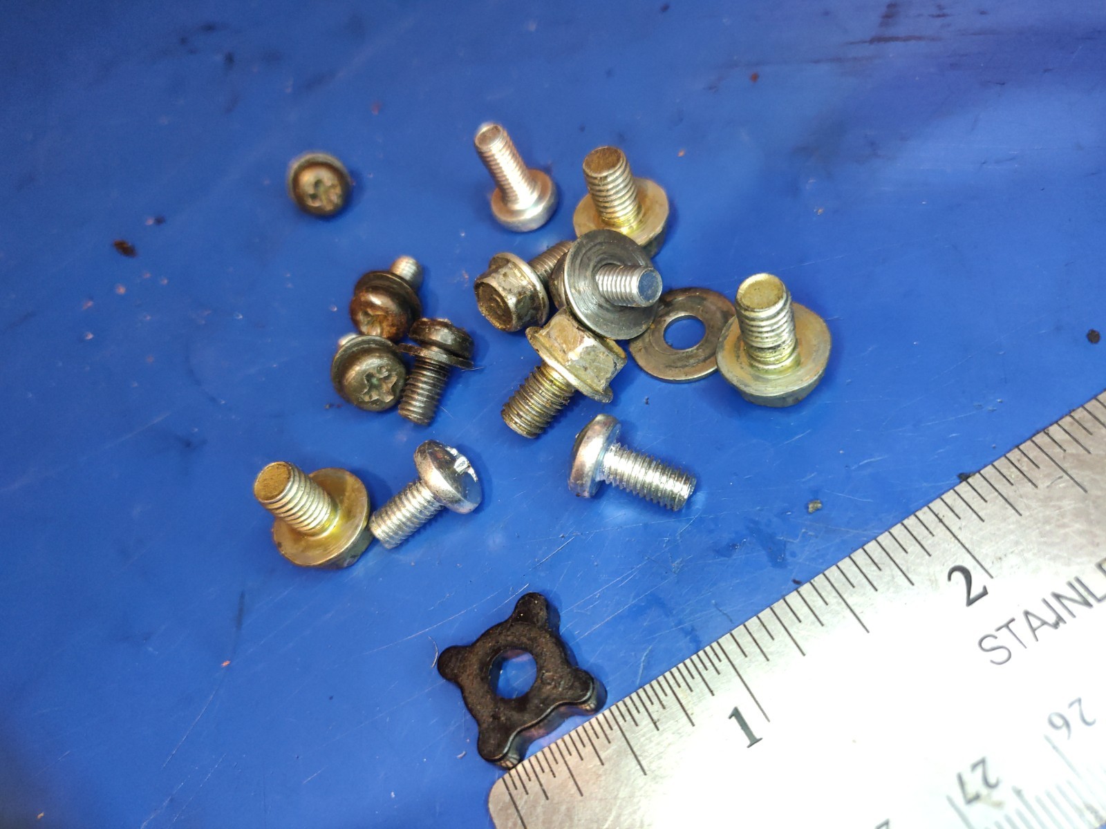 screw s bolt s for 63510-892-000ZB trim panel cover honda generator em500